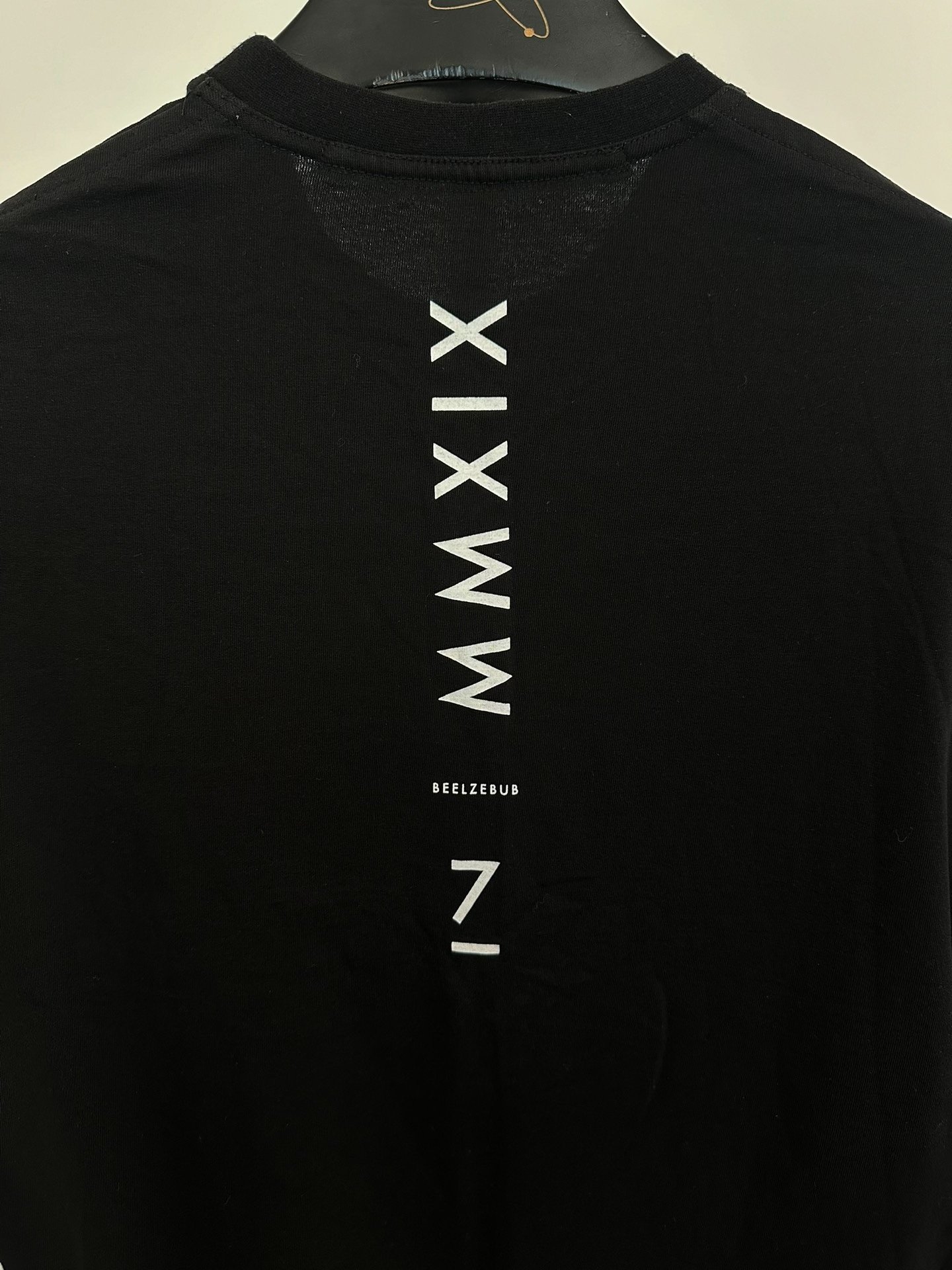 Julius_7 Oversized Print Short-Sleeve T-Shirt — label