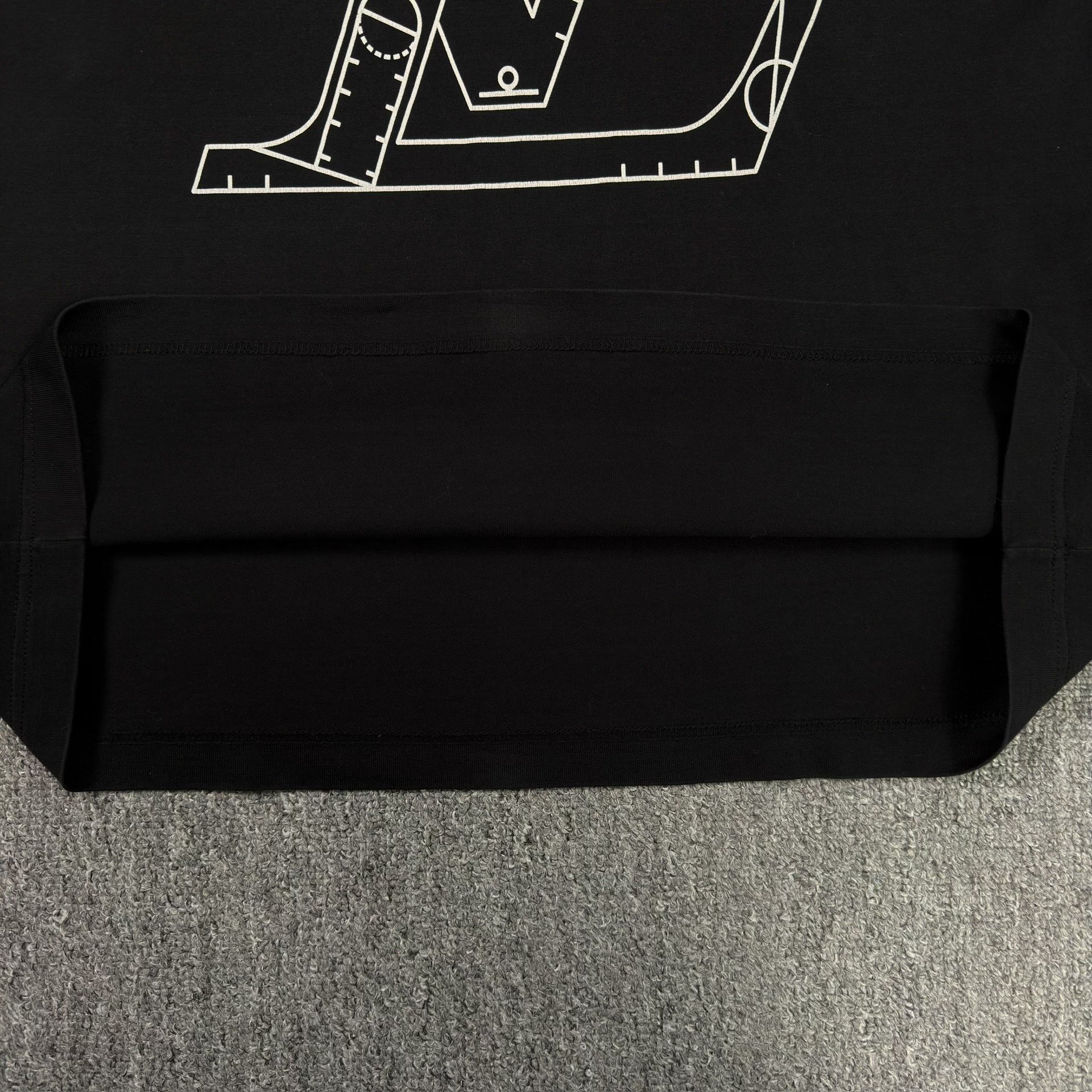 LV NBA Collab Large Logo Black T-shirt — label