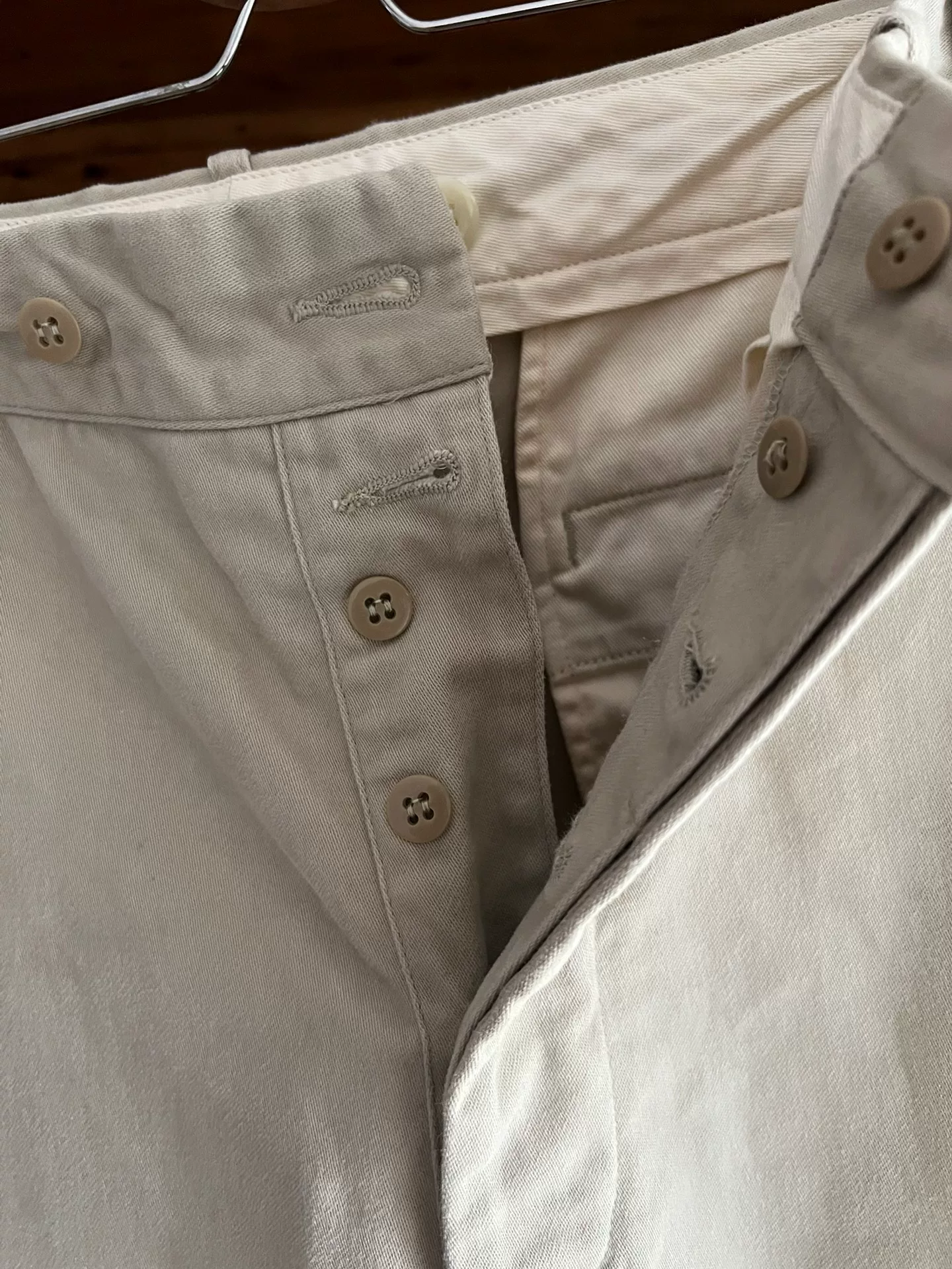 Atlast&Co Timeworn Beige Trousers — label