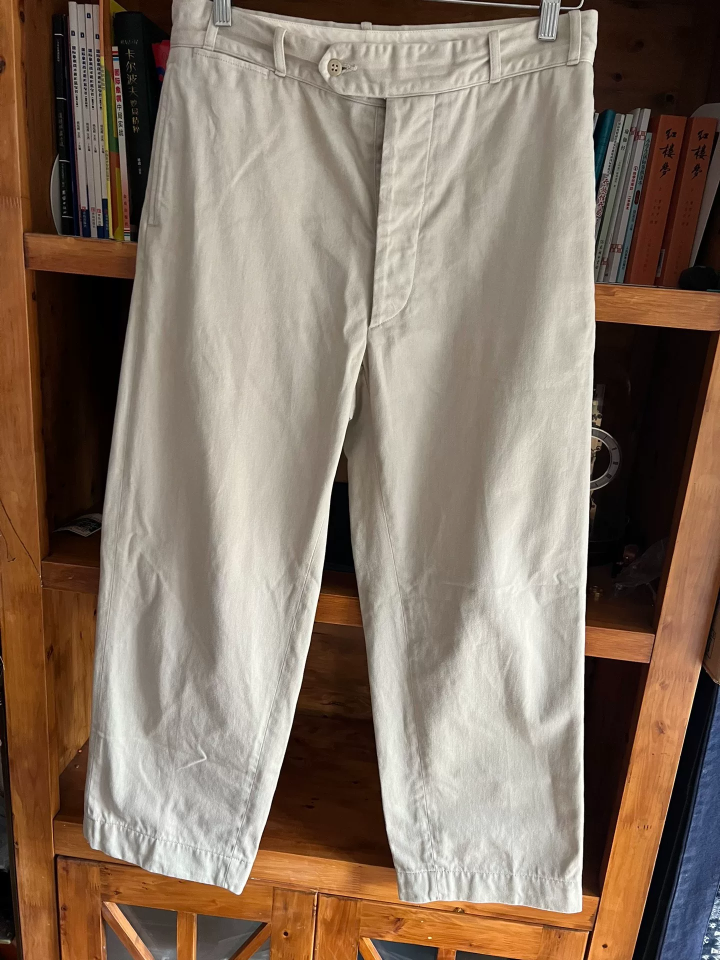 Atlast&Co Timeworn Beige Trousers — detail