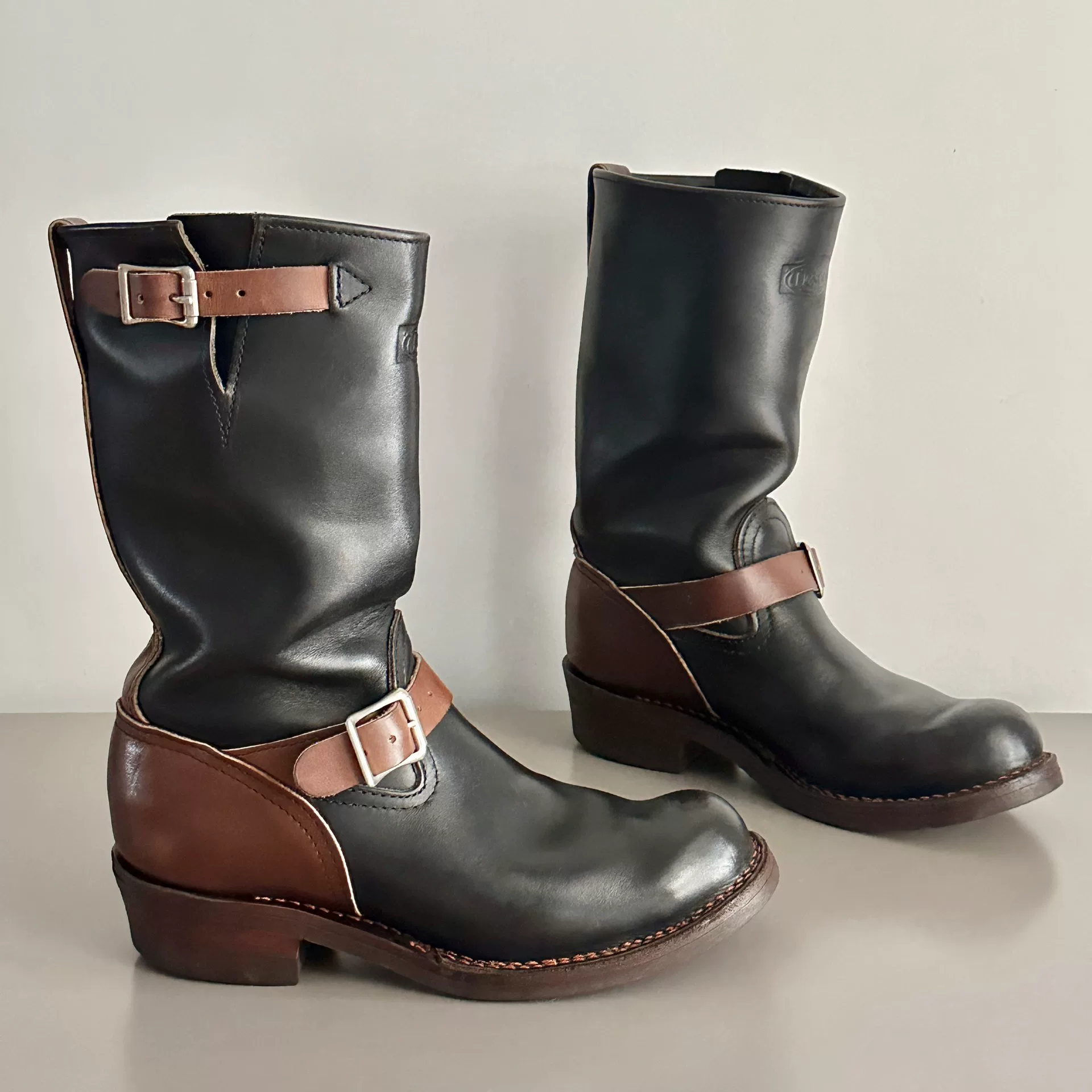 Wesco Boss 8.5D Old Oil Leather Boots — detail