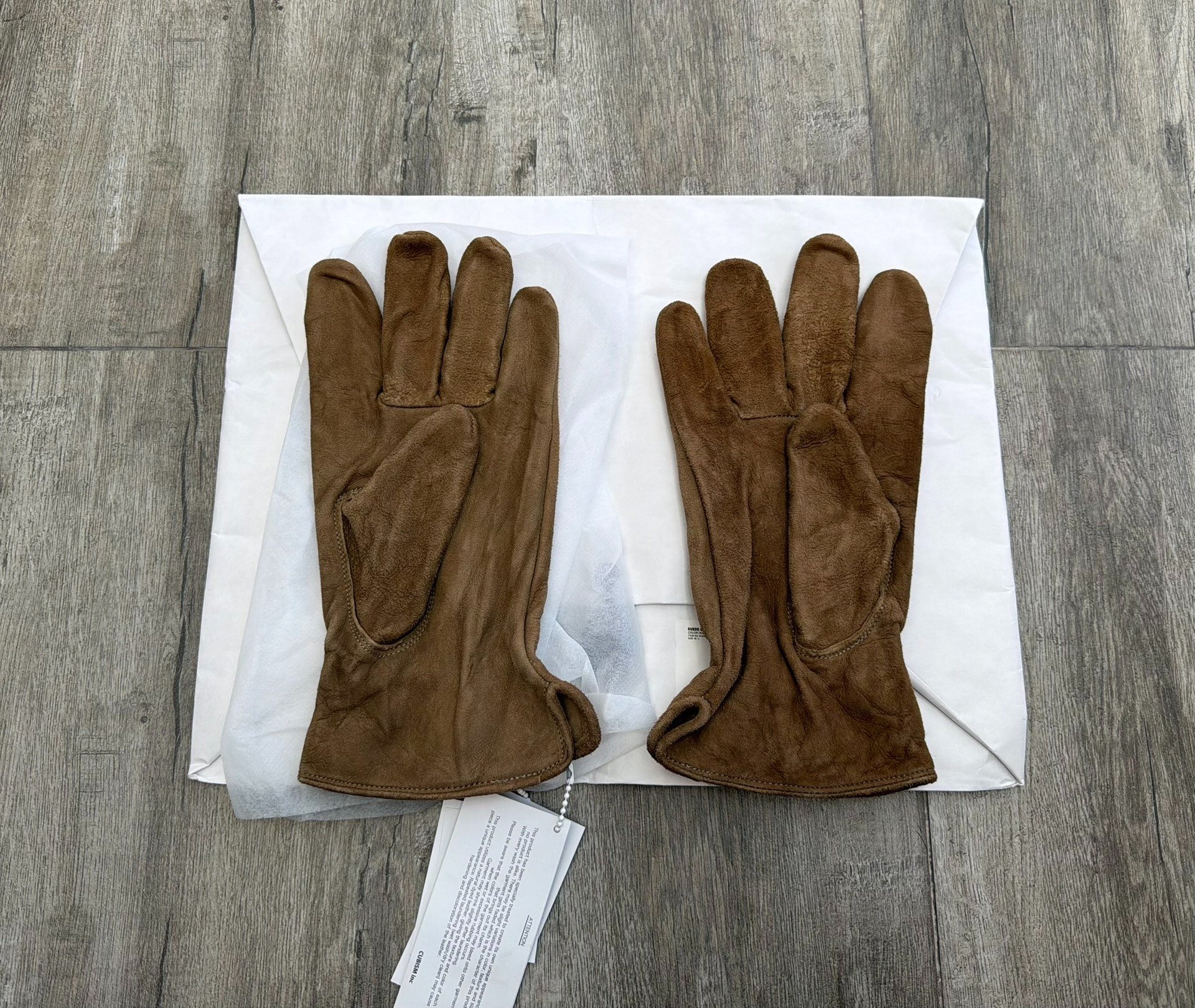 VISVIM 24AW SUEDE GLOVES — front