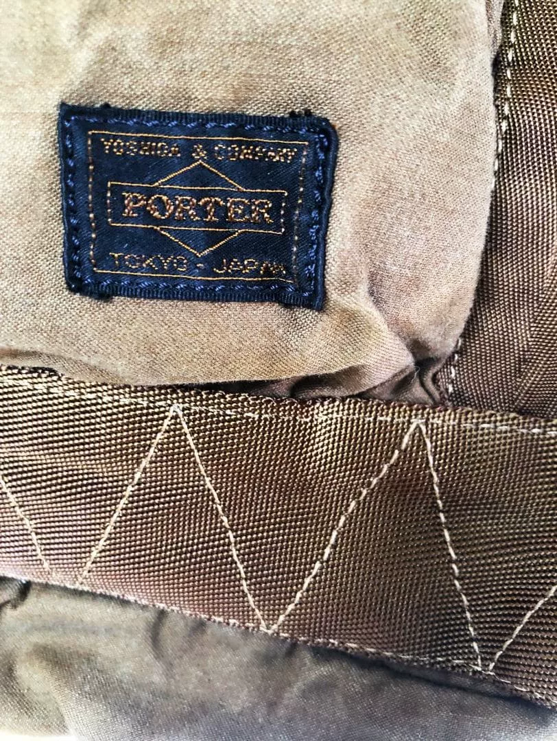 PORTER CRAG Large Coyote Brown Tote — label