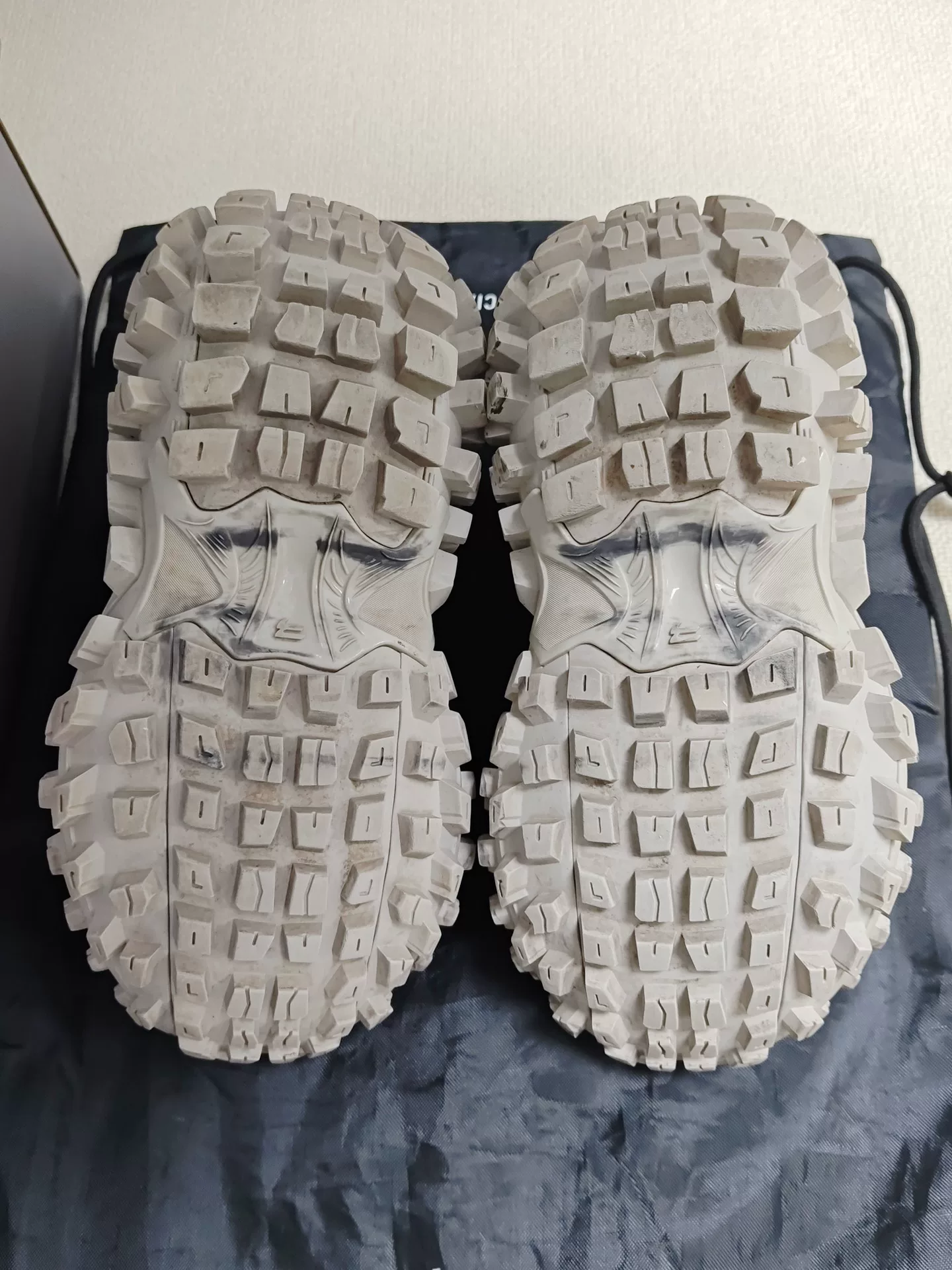 Balenciaga Defender Light Brown Sneakers — label