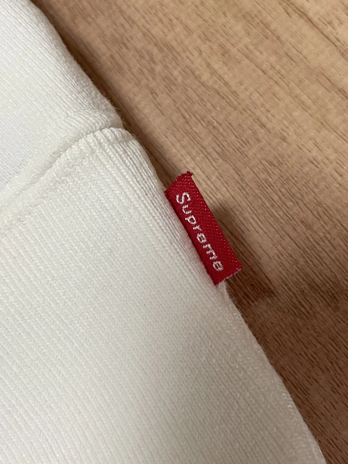 Supreme Vertical Logo Panel Pullover Fleece — label