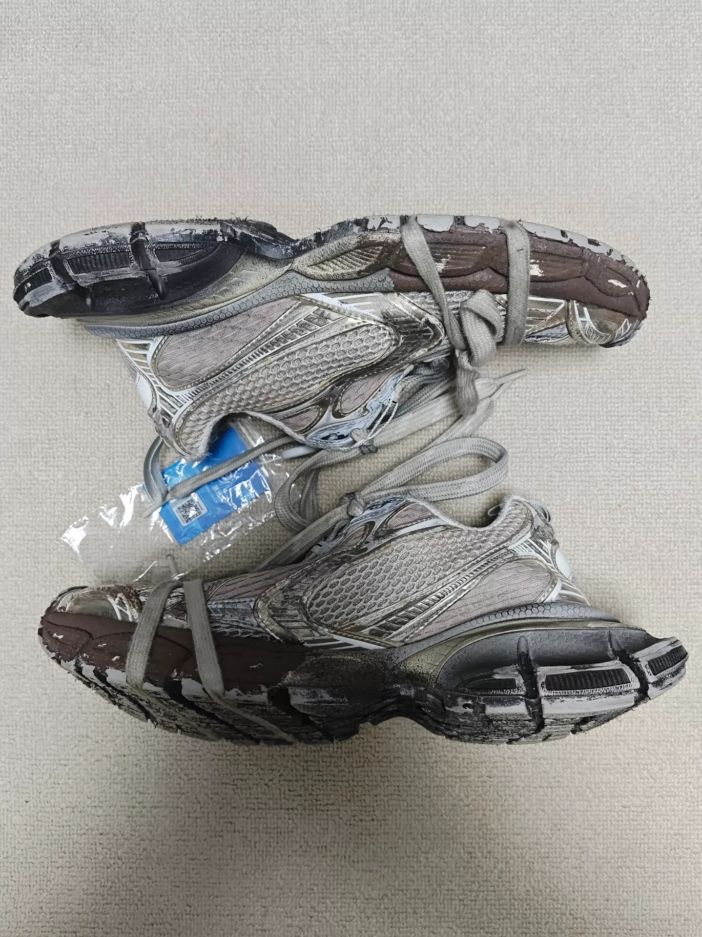 Balenciaga 3XL Mud-Dyed Low-Top Sneakers — label