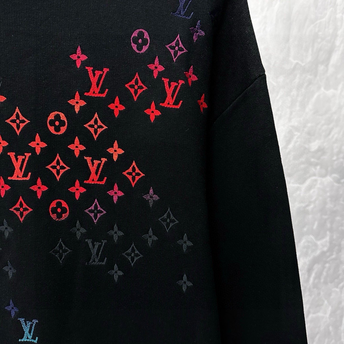 Louis Vuitton SS24 Gradient Logo Crewneck Sweatshirt — detail