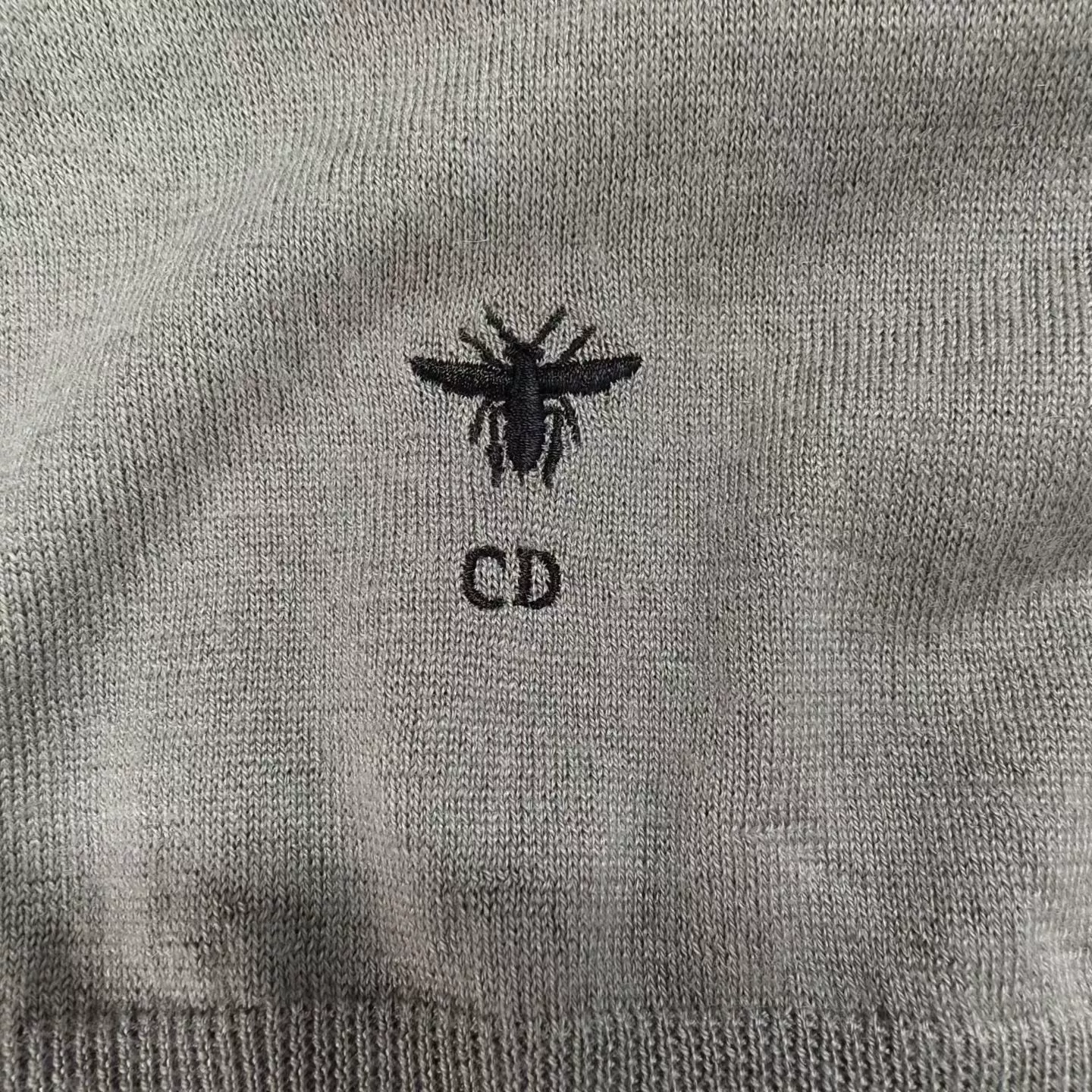 Christian Dior Gray Bee Embroidery Cashmere Sweater — label