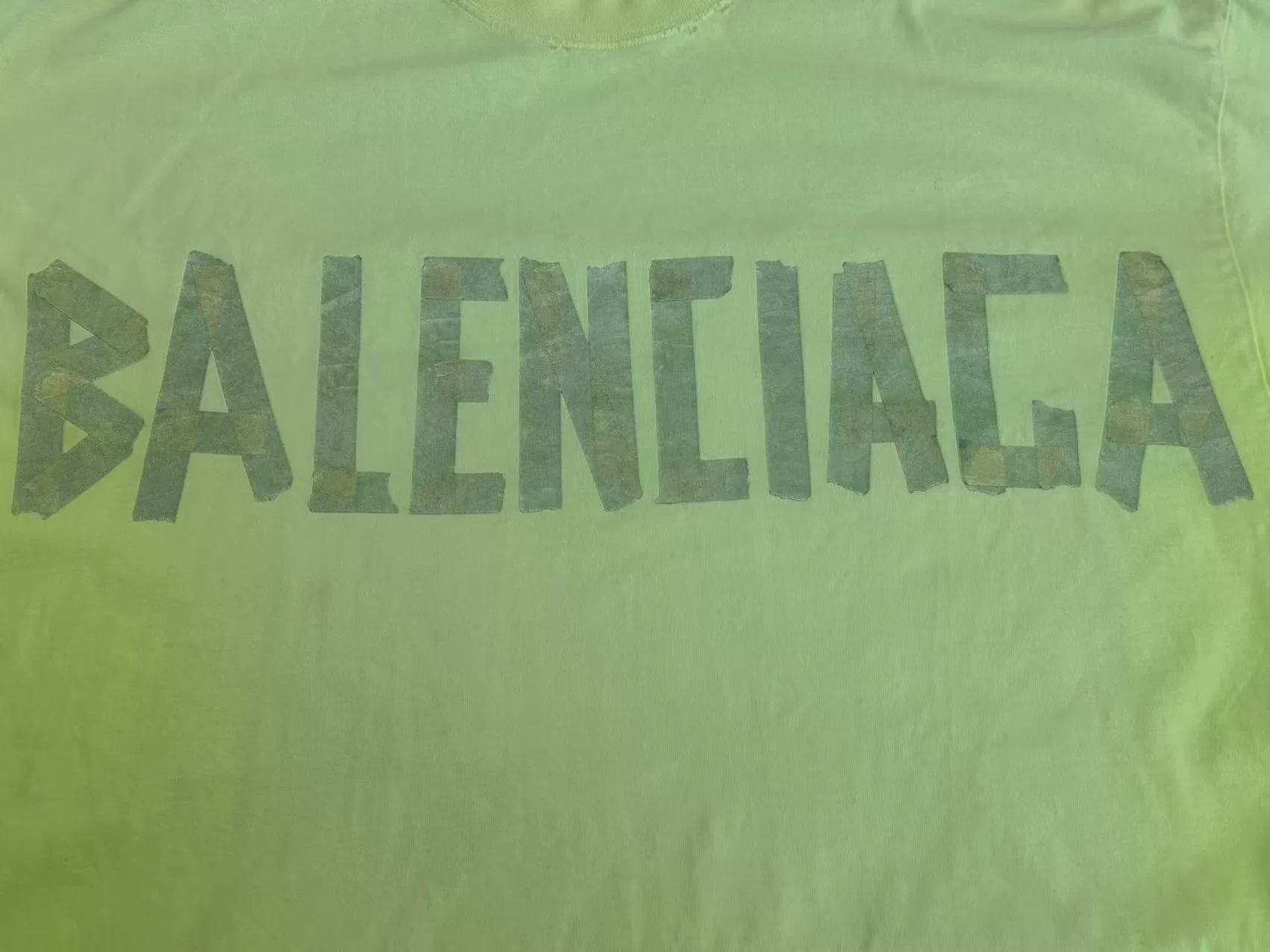 Balenciaga Oversized Logo Print T-shirt — detail
