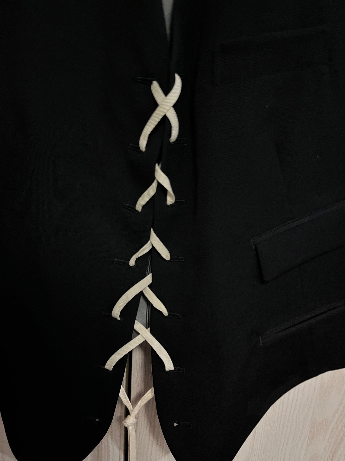 Yohji Yamamoto 21SS Black Lace-Up Vest — detail