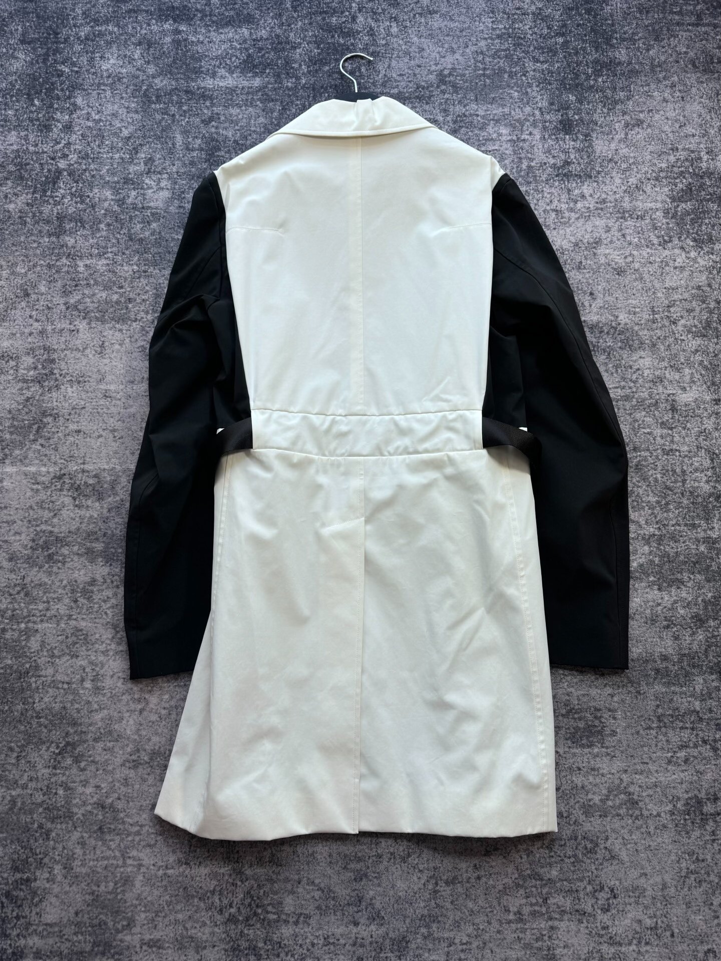 Dior Black White Lock Buckle Belt Trench — front