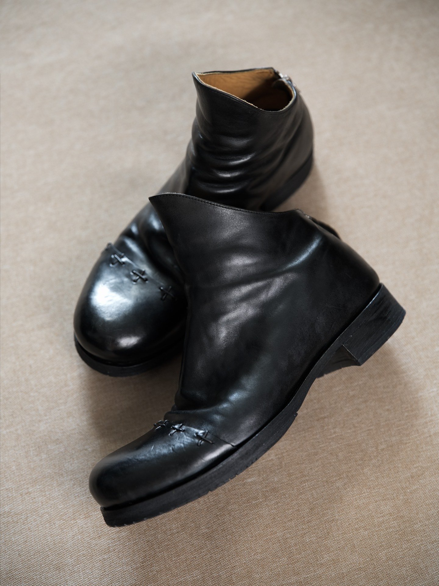 M.A+ Maurizio Amadei Cross Zipper Horse Leather Shoes — label