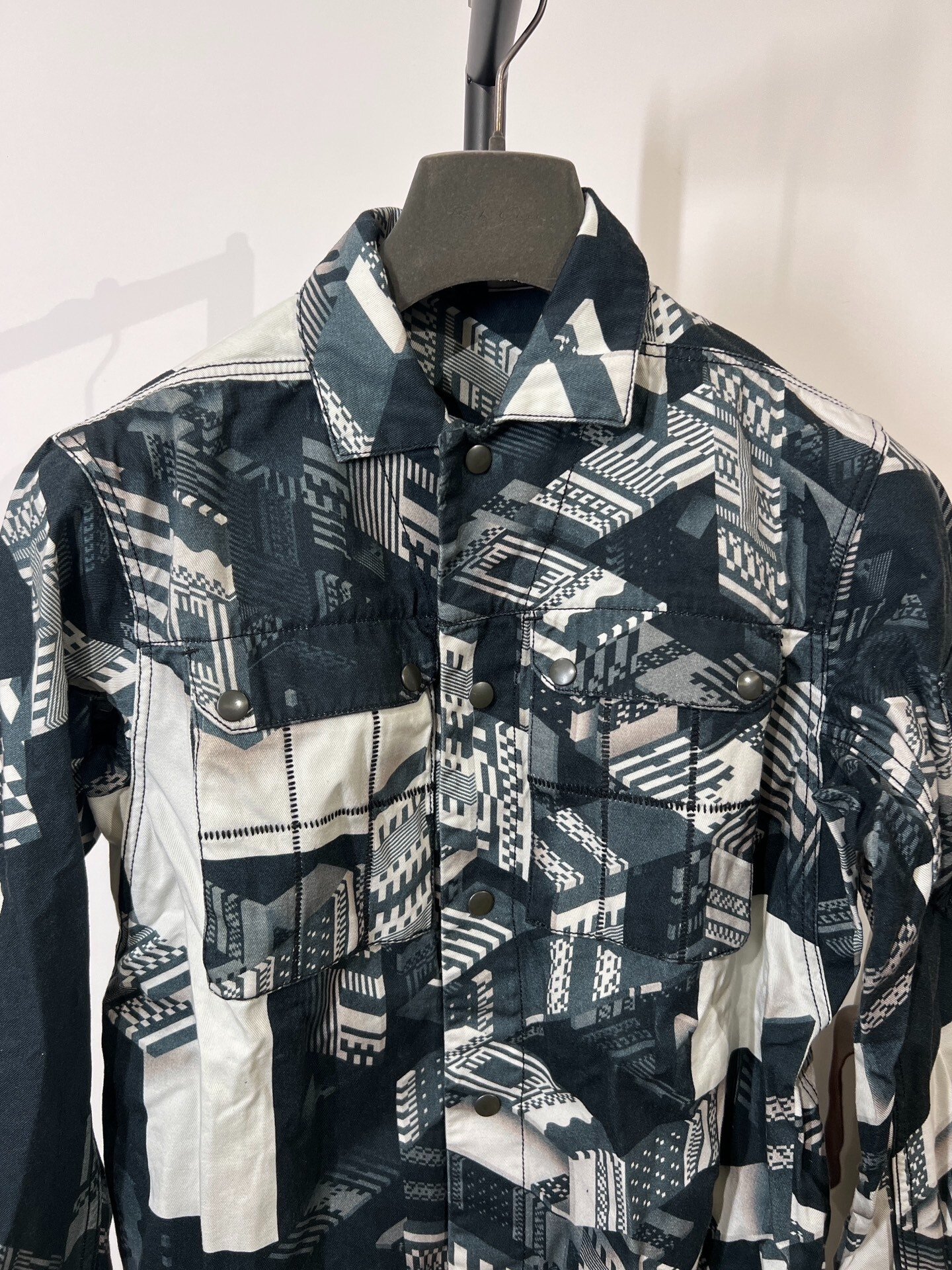Boris Bidjan Saberi Geometric Print Shirt Jacket — detail