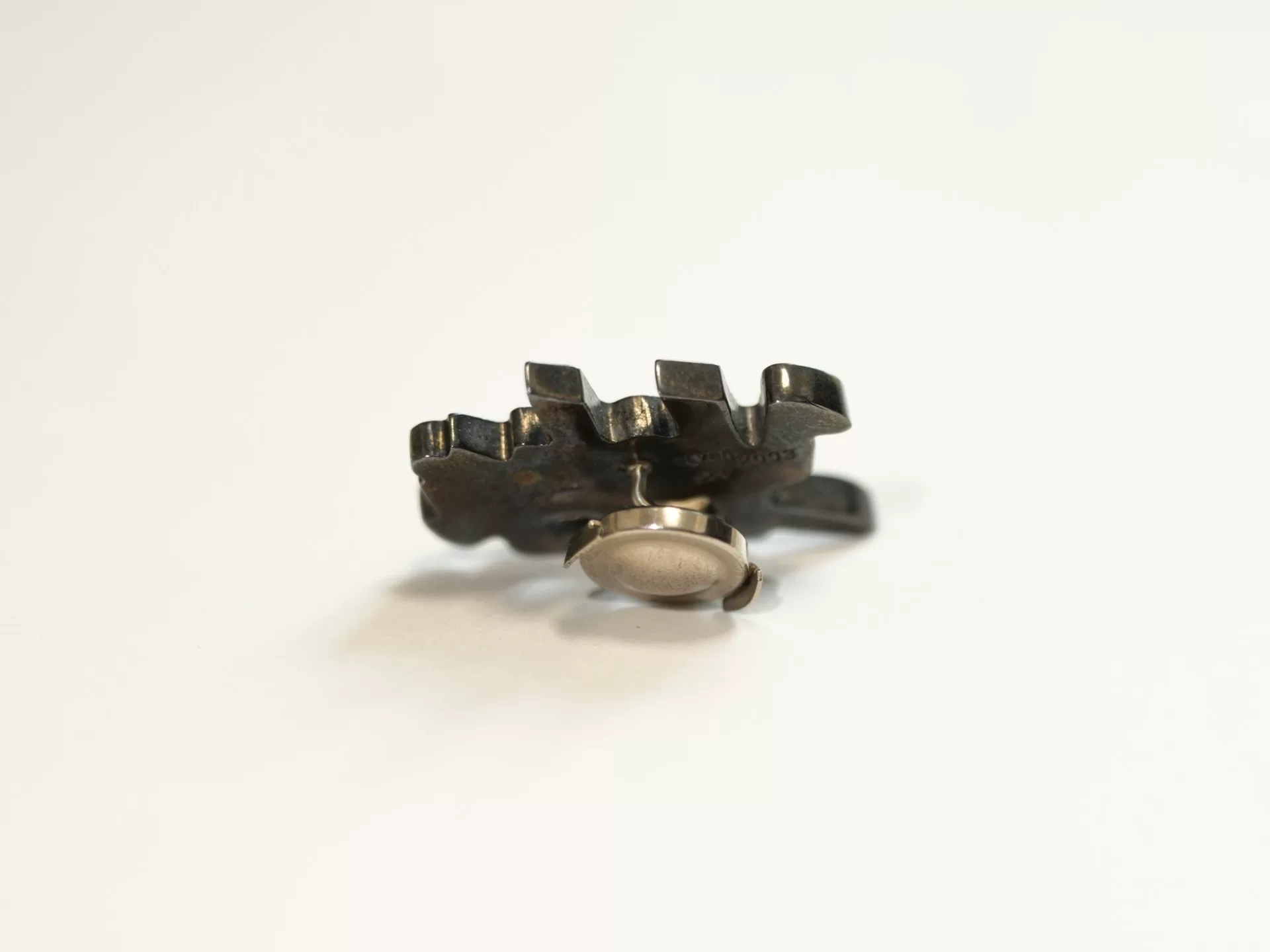 Yohji Yamamoto 03AW Brooch — front