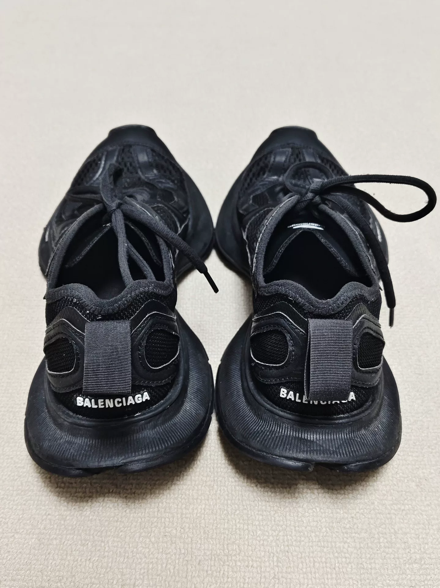 Balenciaga Circuit Low-Top Running Shoes Women — front