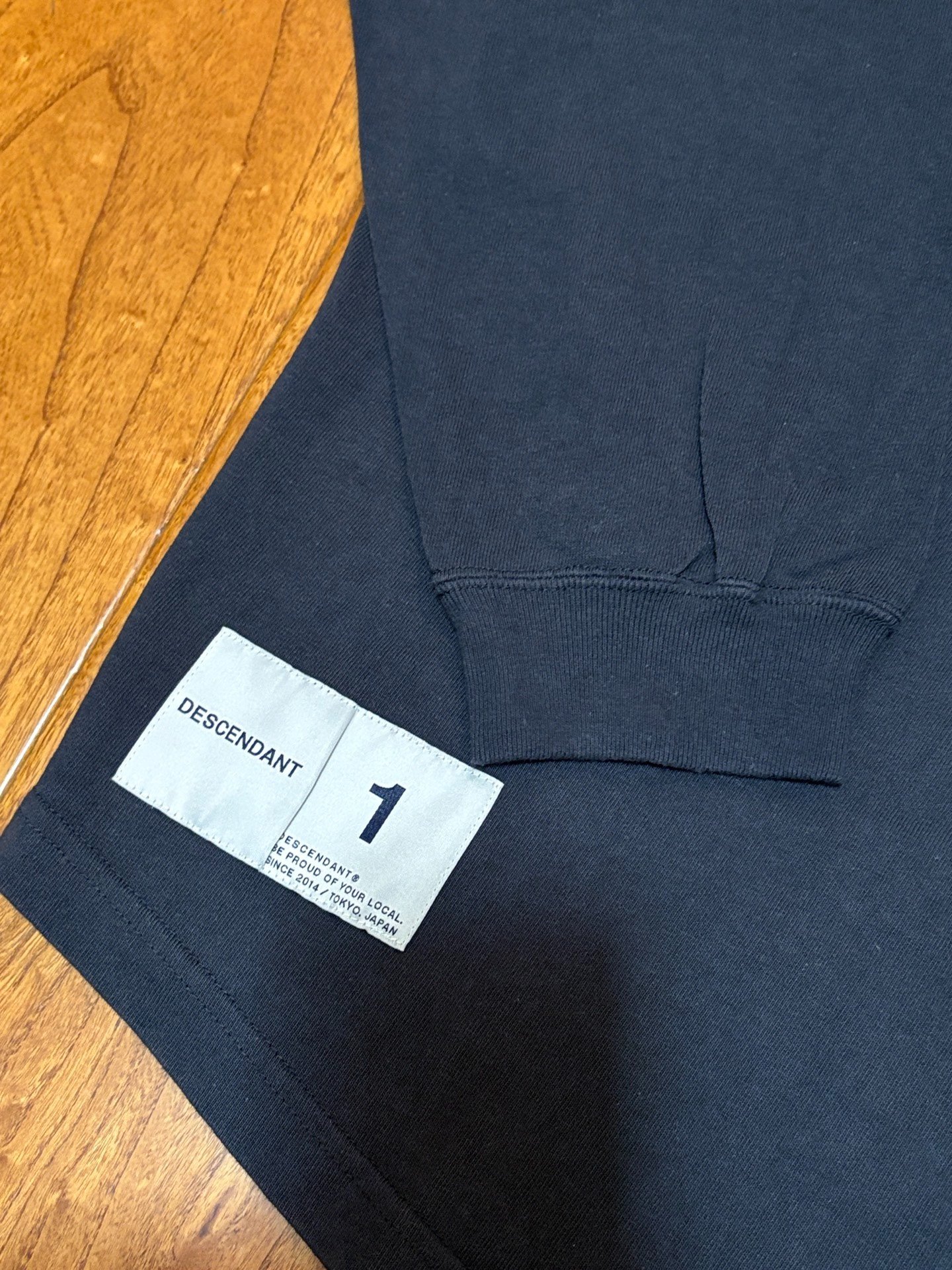 Descendant Cetus Big Logo Oversized Batwing T-shirt — label