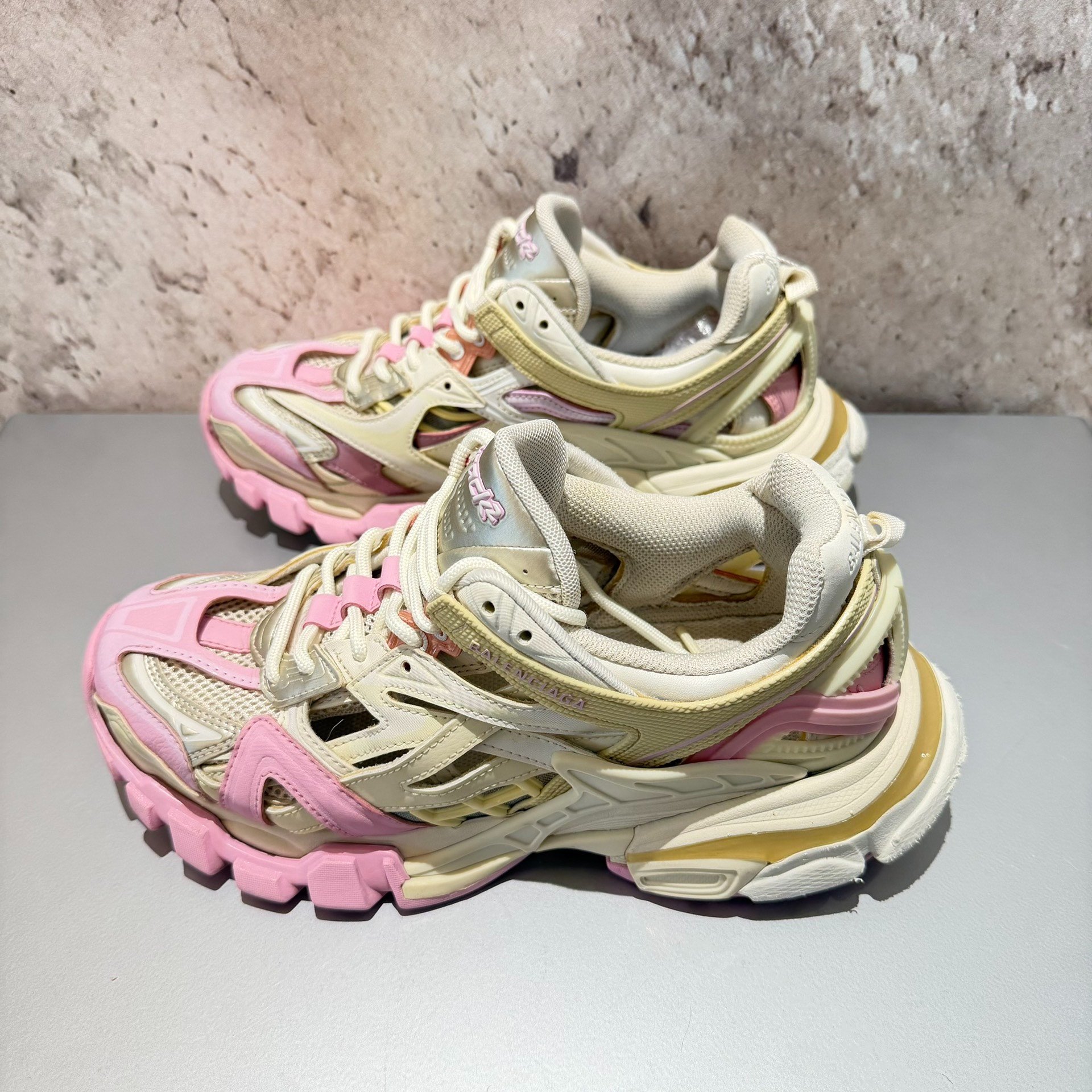 Balenciaga Track2.0 Pink Beige Dad Shoes — detail