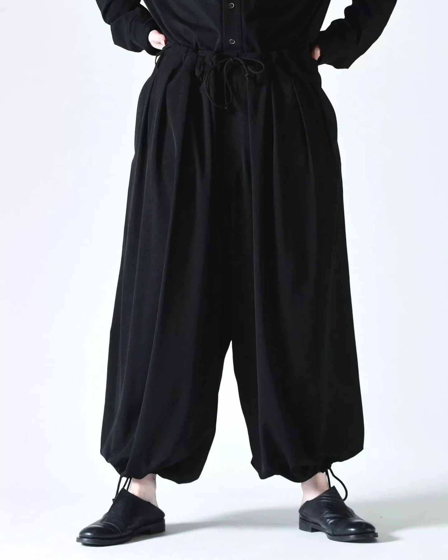 Yohji Yamamoto 21SS Pleated Balloon Pants — back