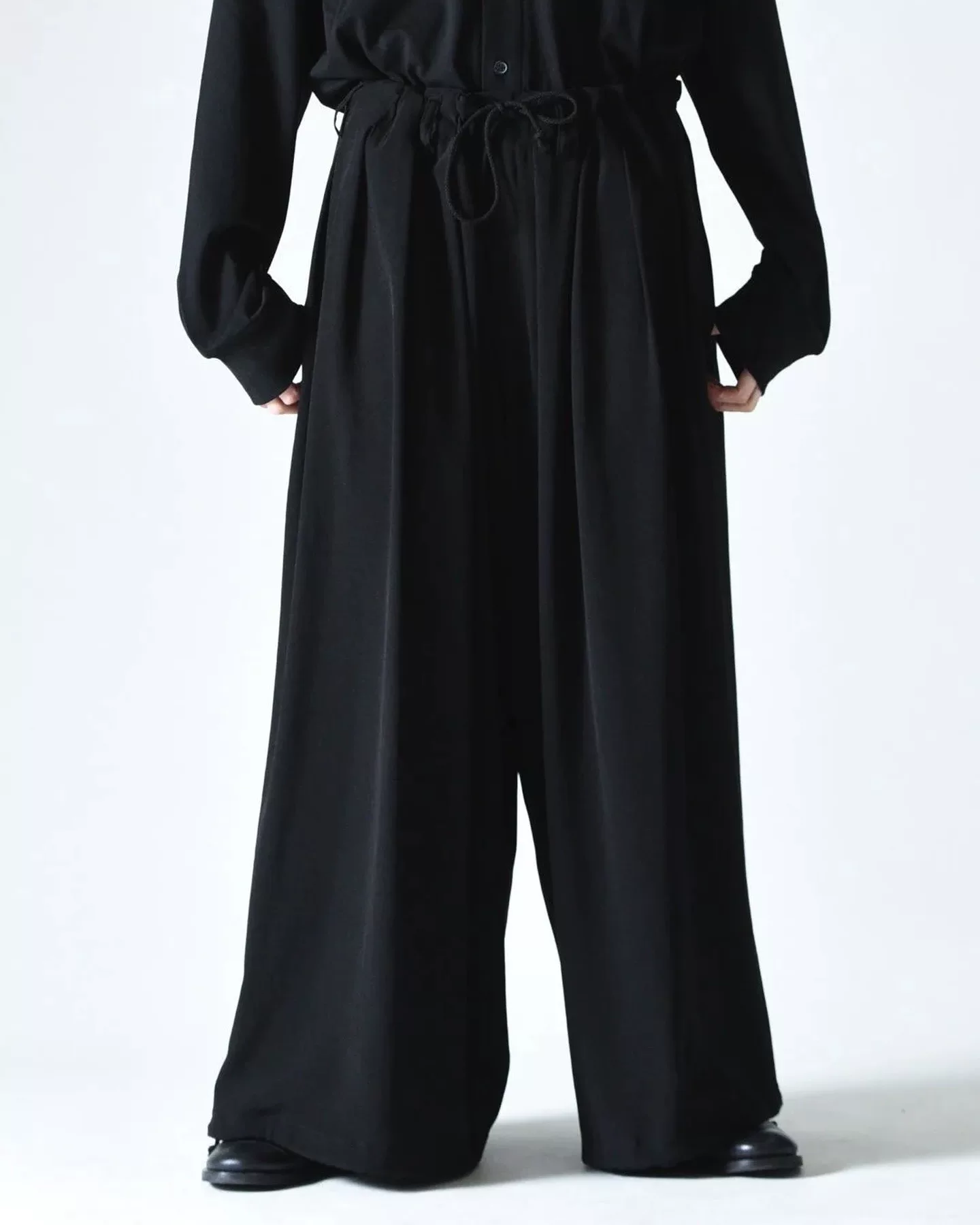 Yohji Yamamoto 21SS Pleated Balloon Pants — front
