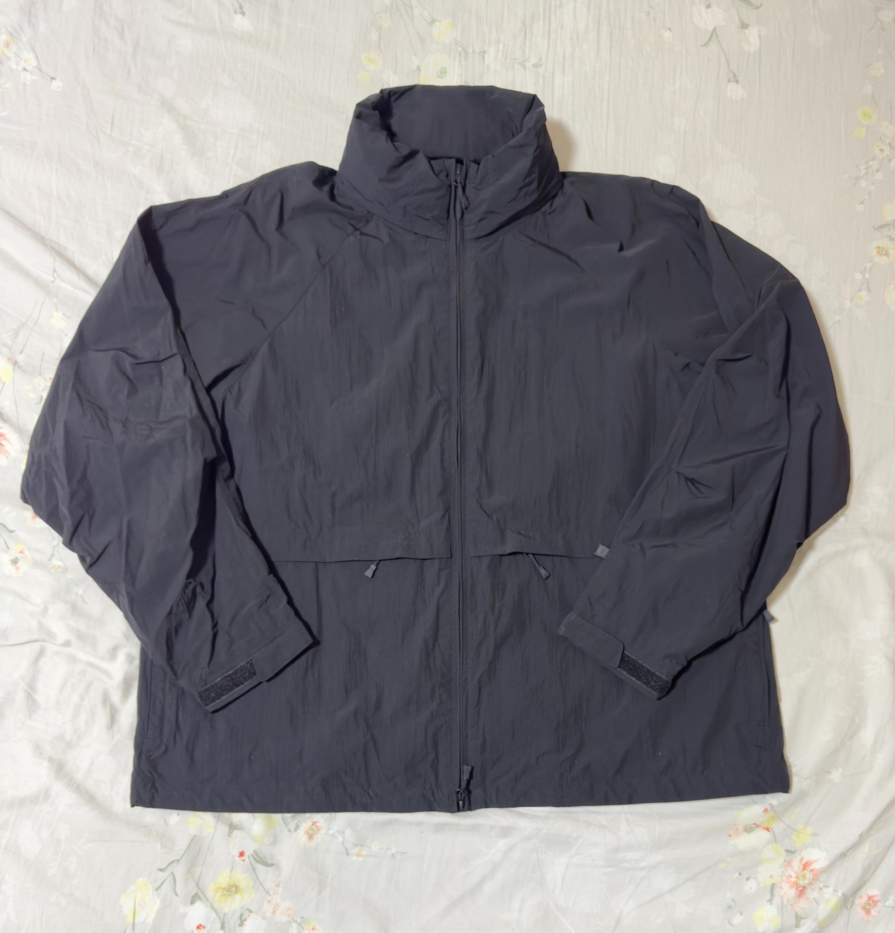 Daiwa pier39 22ss Waterproof Hooded Jacket — front