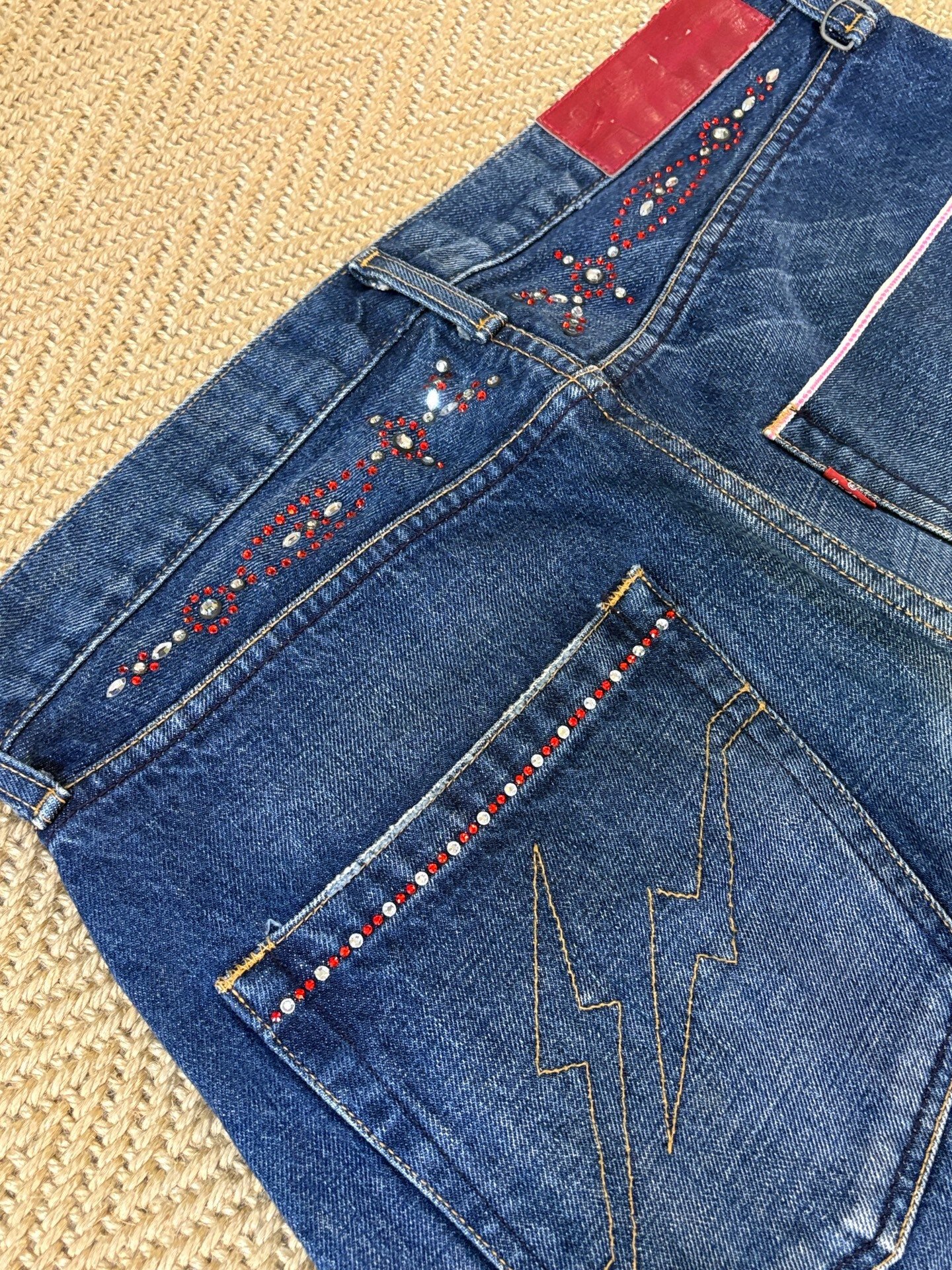 Levi's Fenom Crush Distressed Rhinestone Jeans — label
