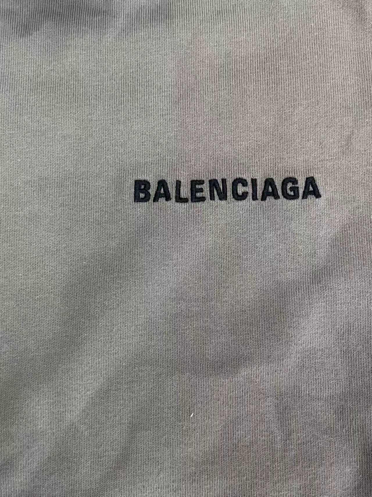 Balenciaga Chest Logo Short-Sleeve T-Shirt — detail