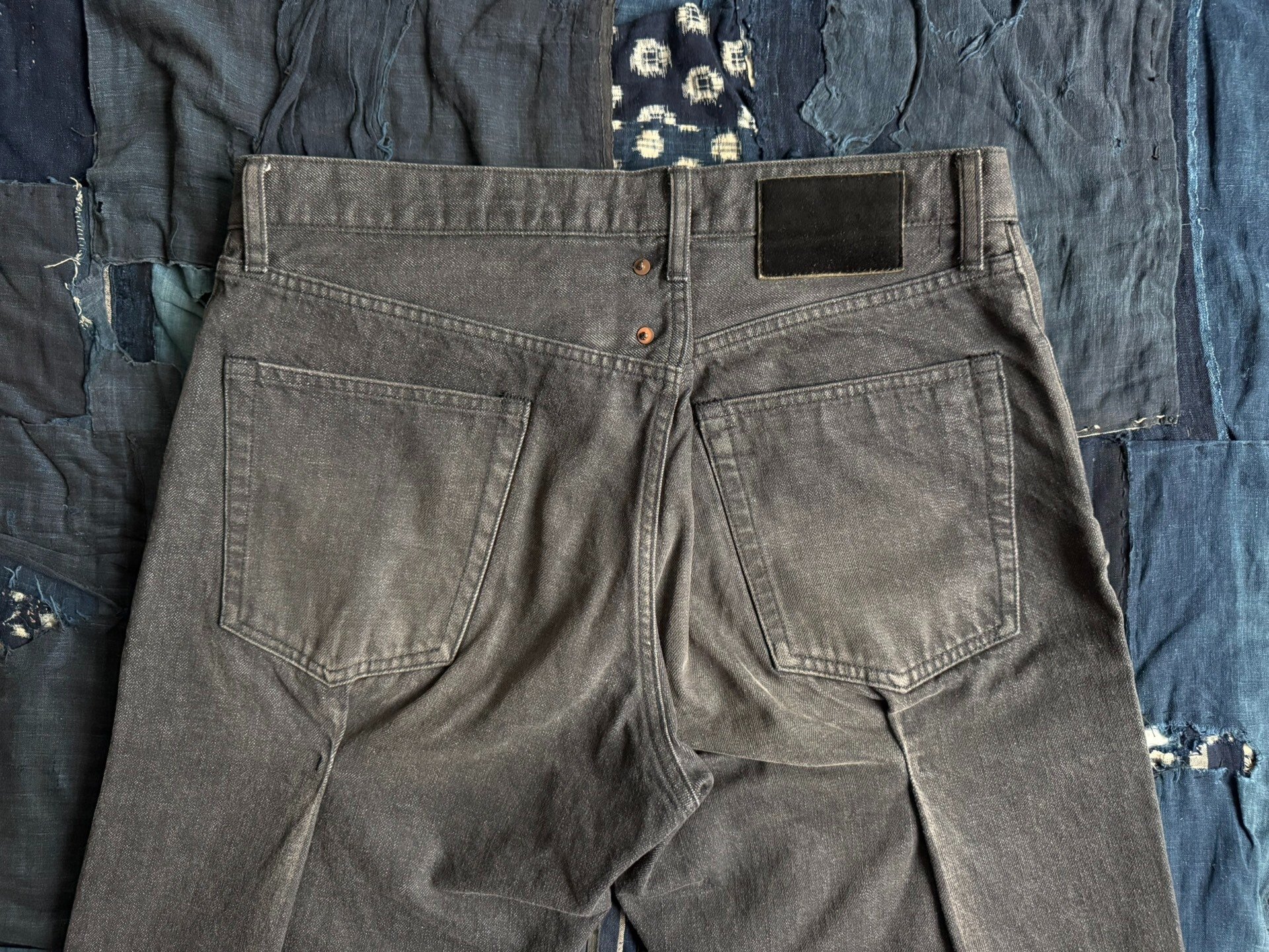 VISVIM 23AW JOURNEYMAN TACKED DMGD PANTS — label