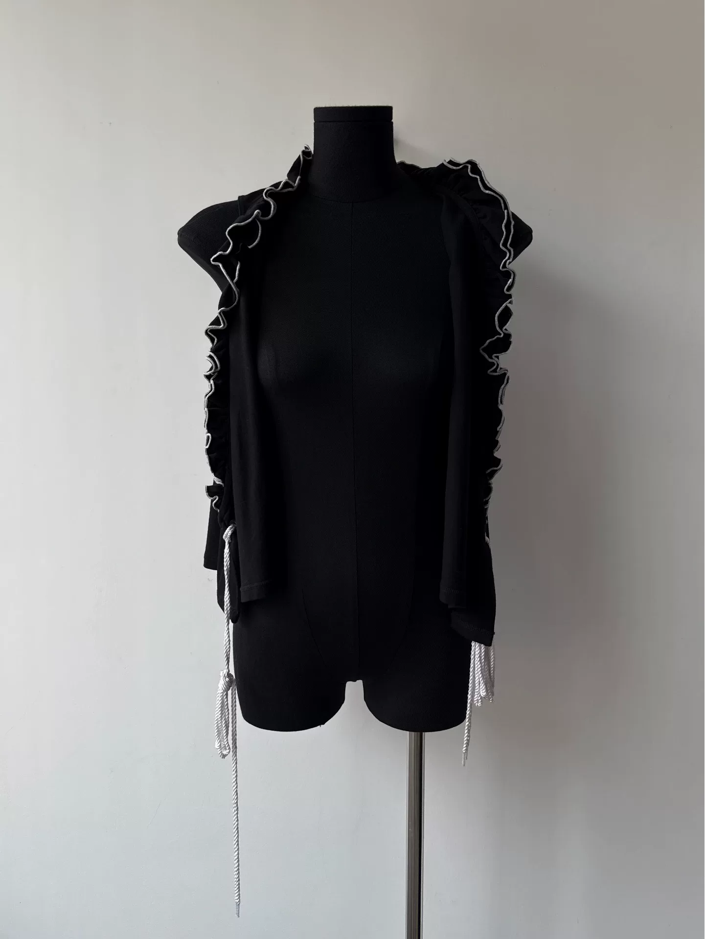 Jean Paul Gaultier Sleeveless Ruffled Collar Top — label