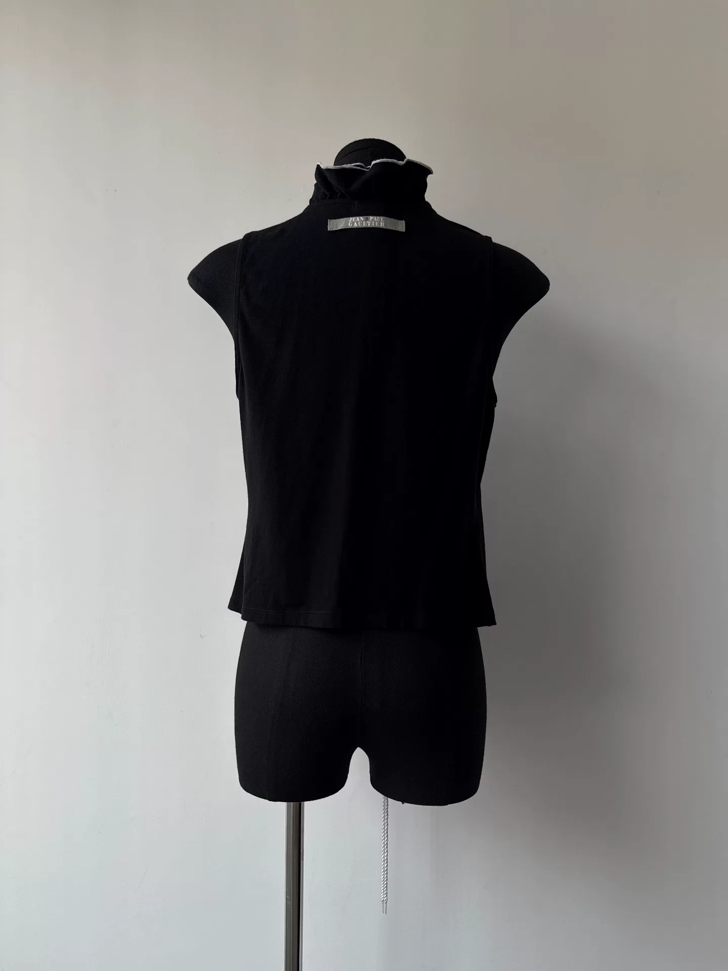 Jean Paul Gaultier Sleeveless Ruffled Collar Top — detail