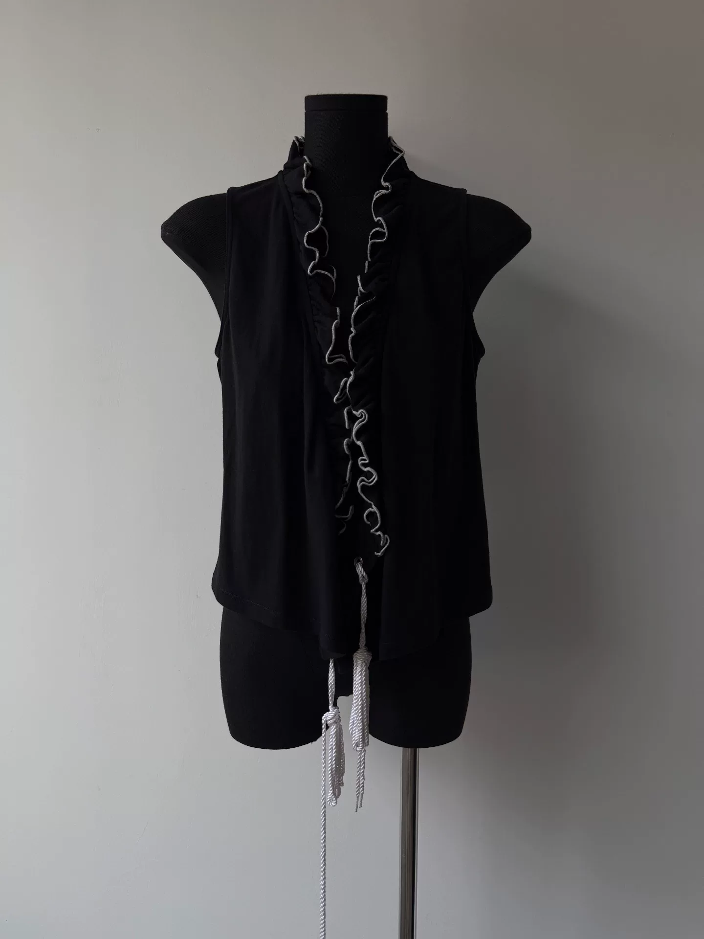 Jean Paul Gaultier Sleeveless Ruffled Collar Top