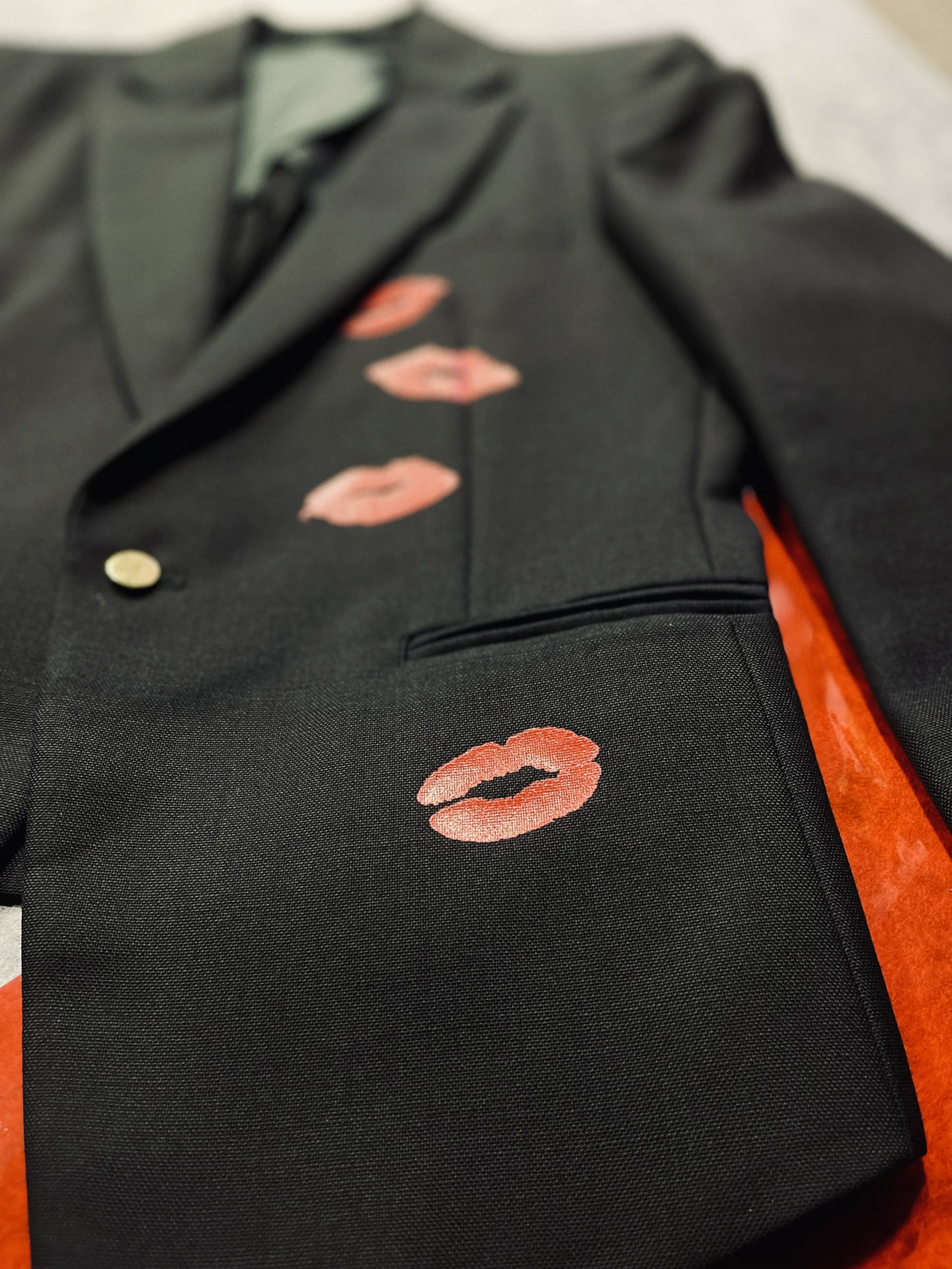 Dress Camp GD Style Black Lip Print Suit — back