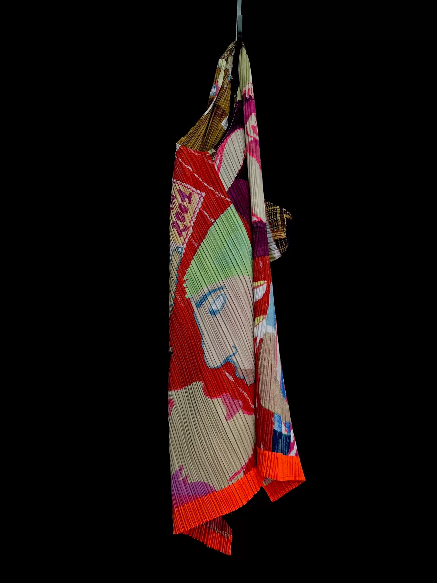 Issey Miyake 01SS Pleated Art Print Vest — detail