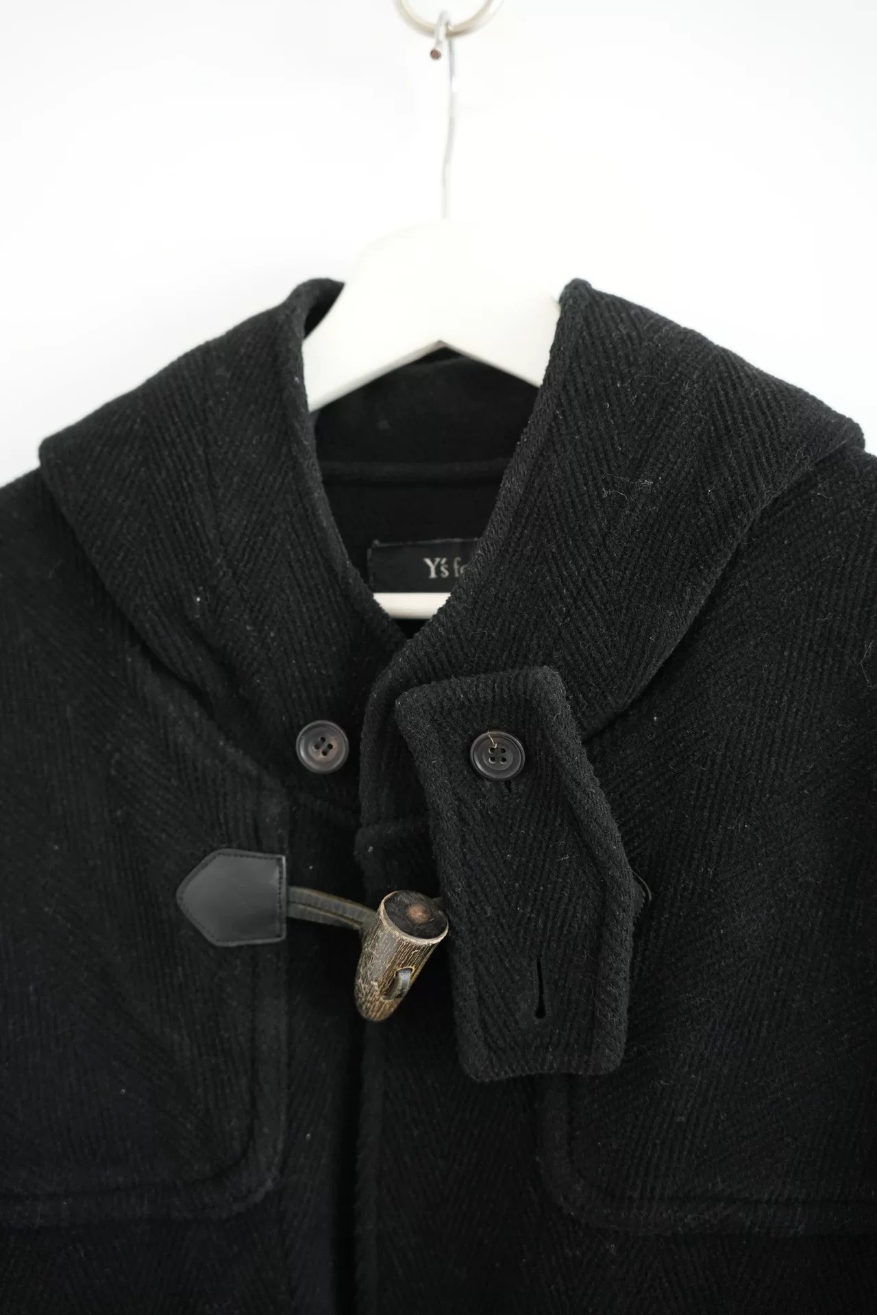 Yohji Yamamoto 00s Horn Button Wool Coat — detail
