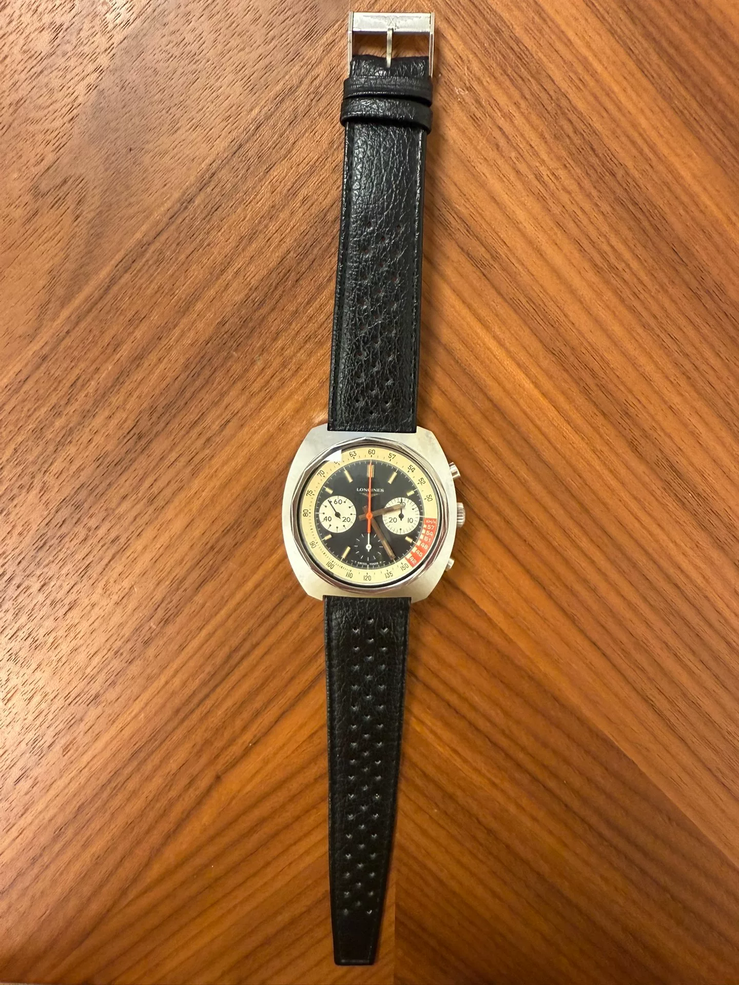 Vintage Longines Nonius 330 Chronograph Watch — detail