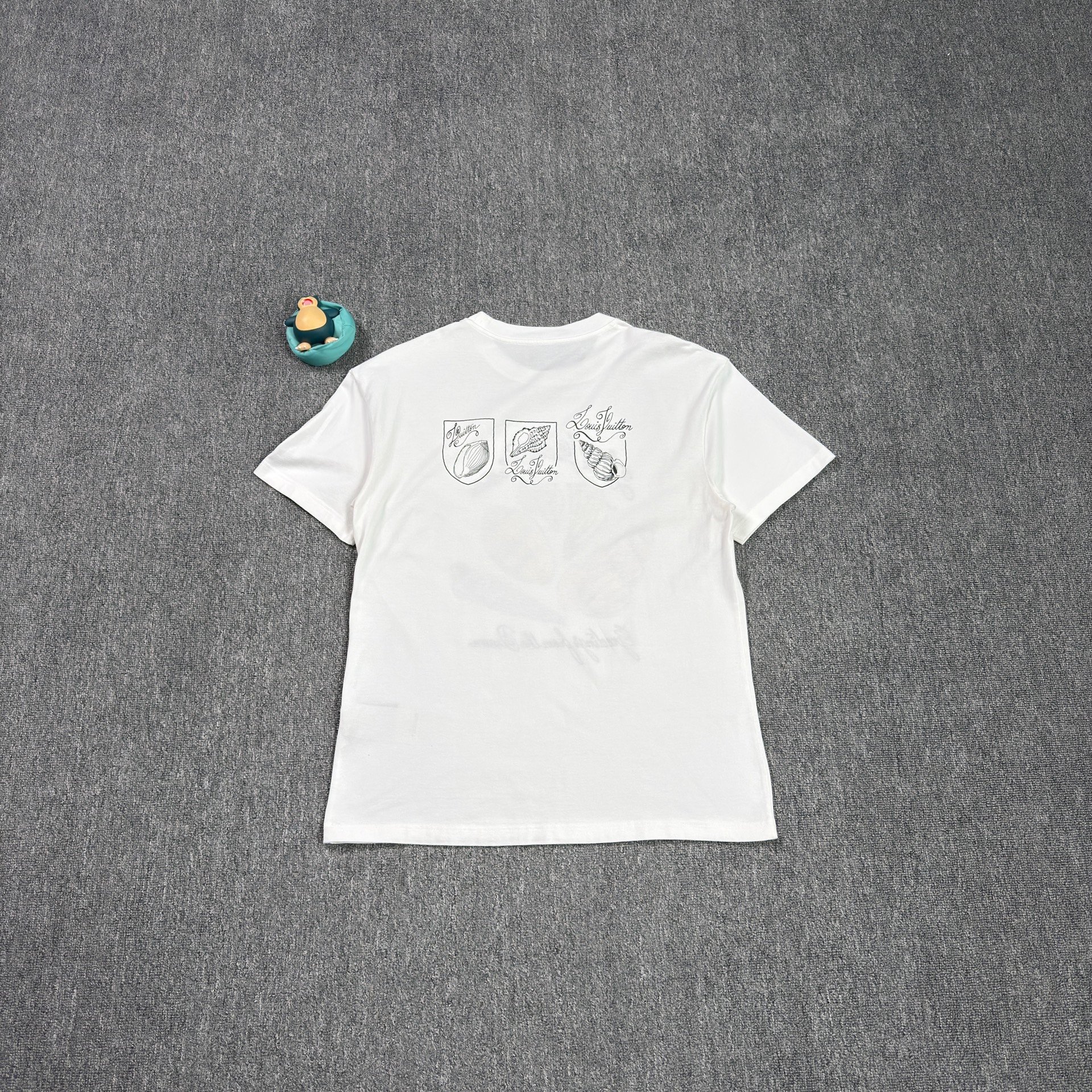 Louis Vuitton Shell Print Short-Sleeve T-Shirt — front