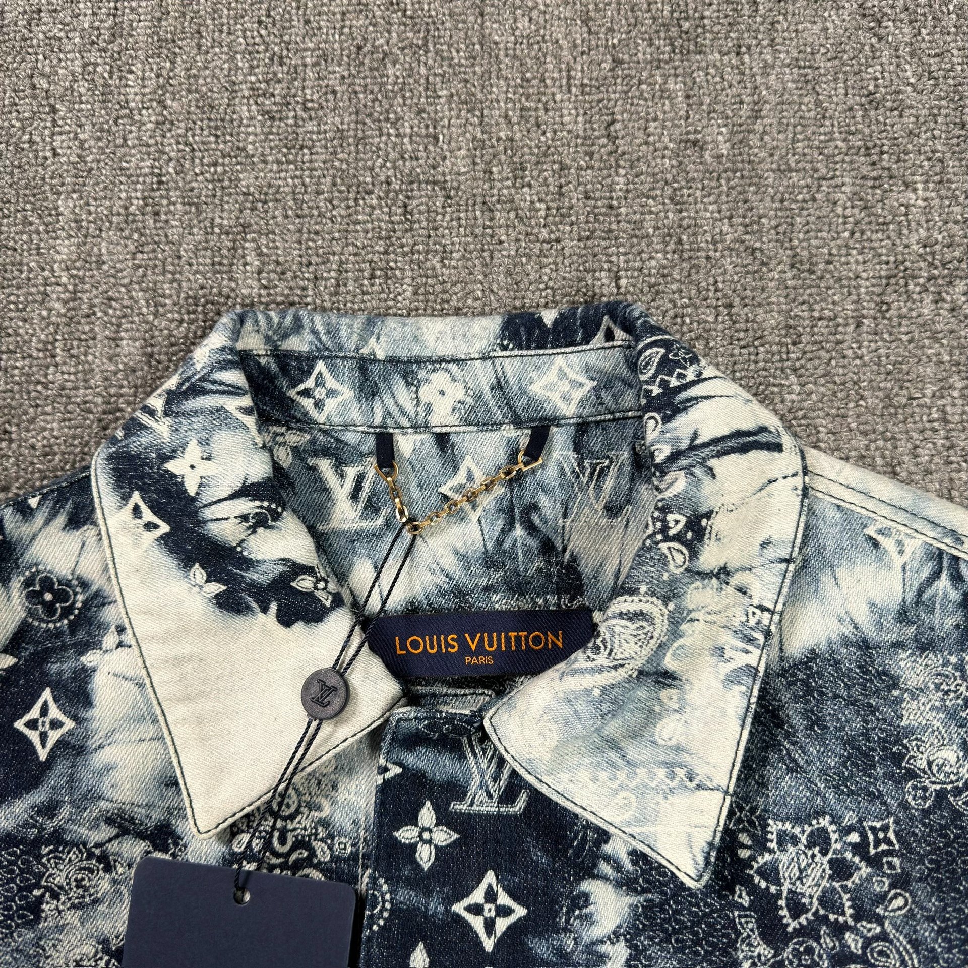 Louis Vuitton Black White Floral Short-sleeve Shirt — detail