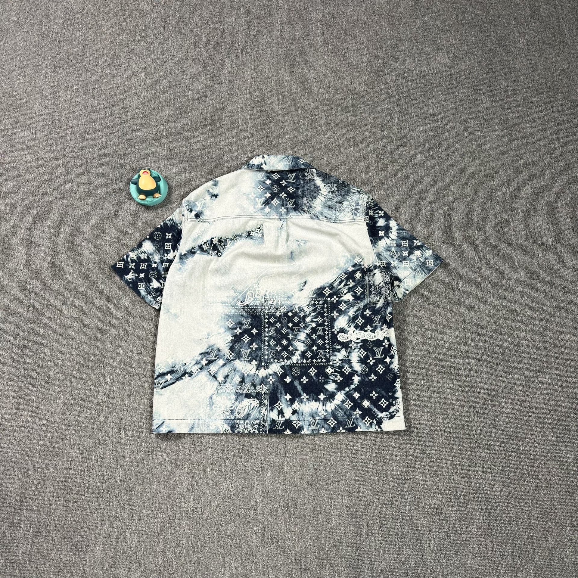 Louis Vuitton Black White Floral Short-sleeve Shirt — front
