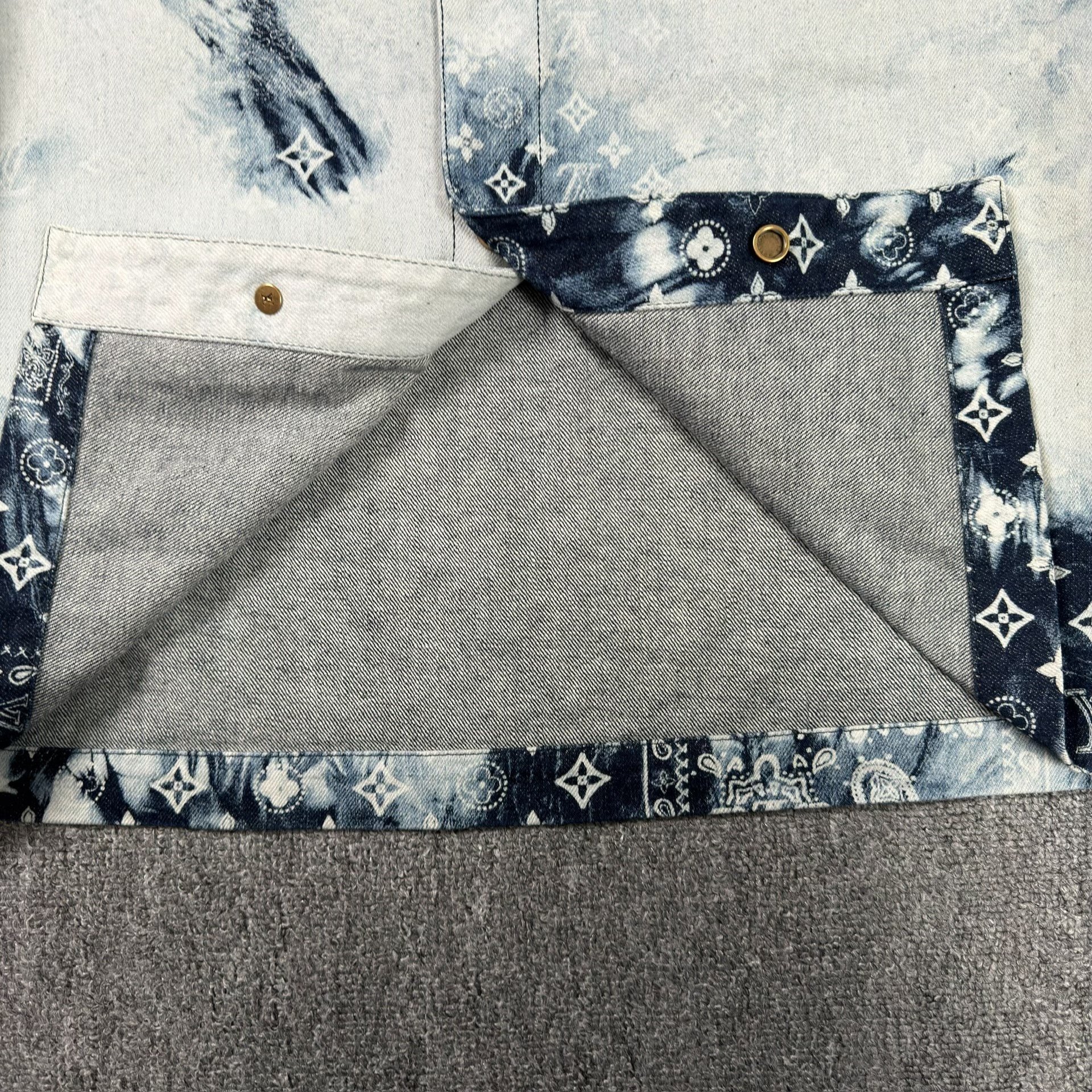 Louis Vuitton Black White Floral Short-sleeve Shirt — label