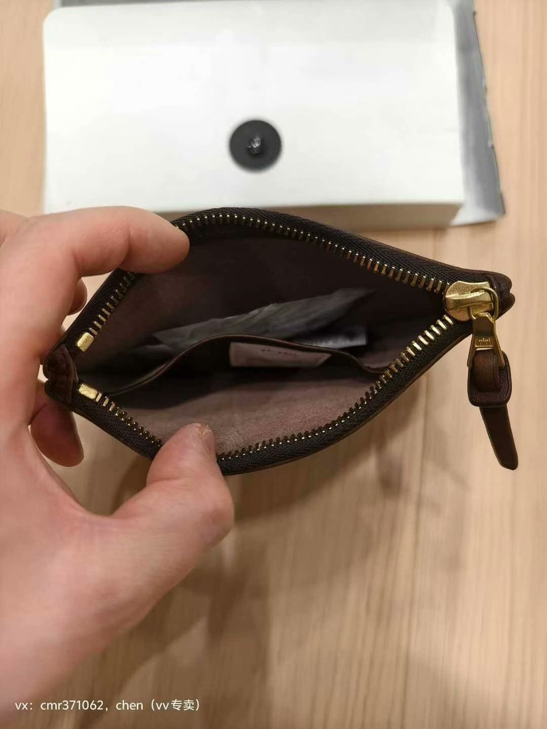 visvim 20AW Leather Wallet L — label