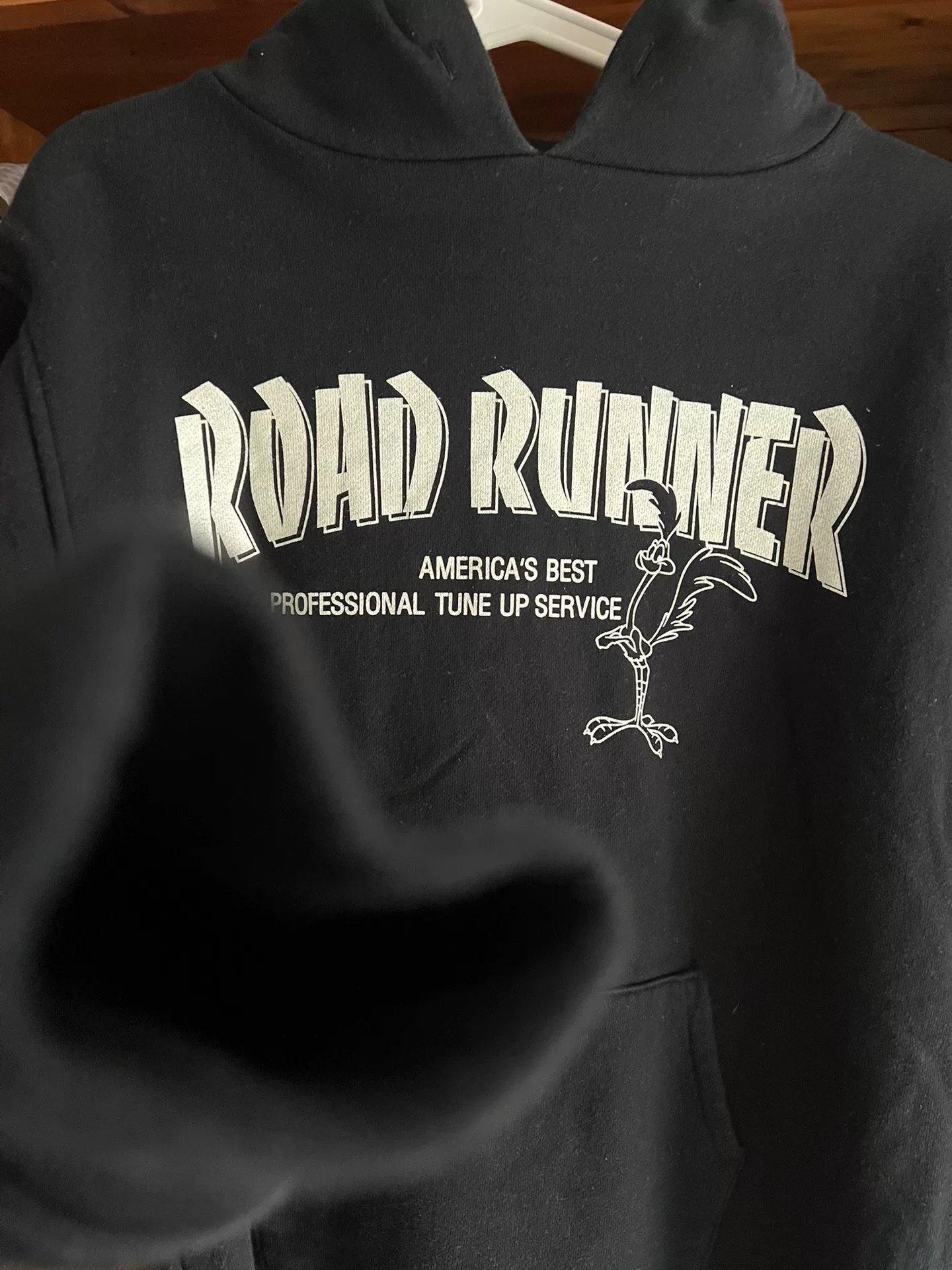 CHESWICK Retro Road Runner Hoodie — detail