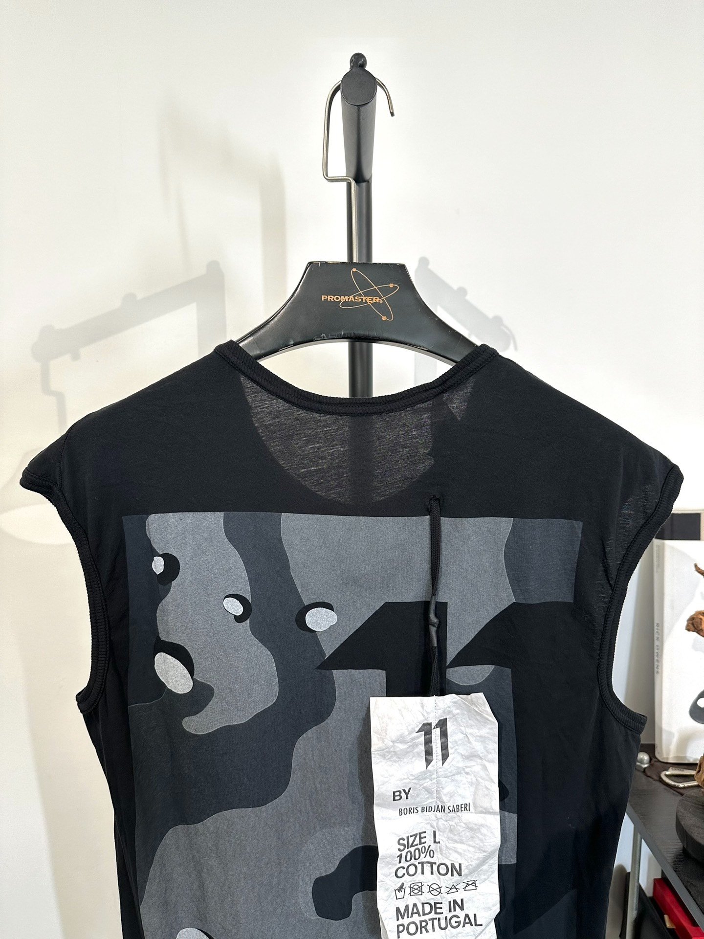 Boris Bidjan Saberi 11by BBS T2 Camo Vest — detail
