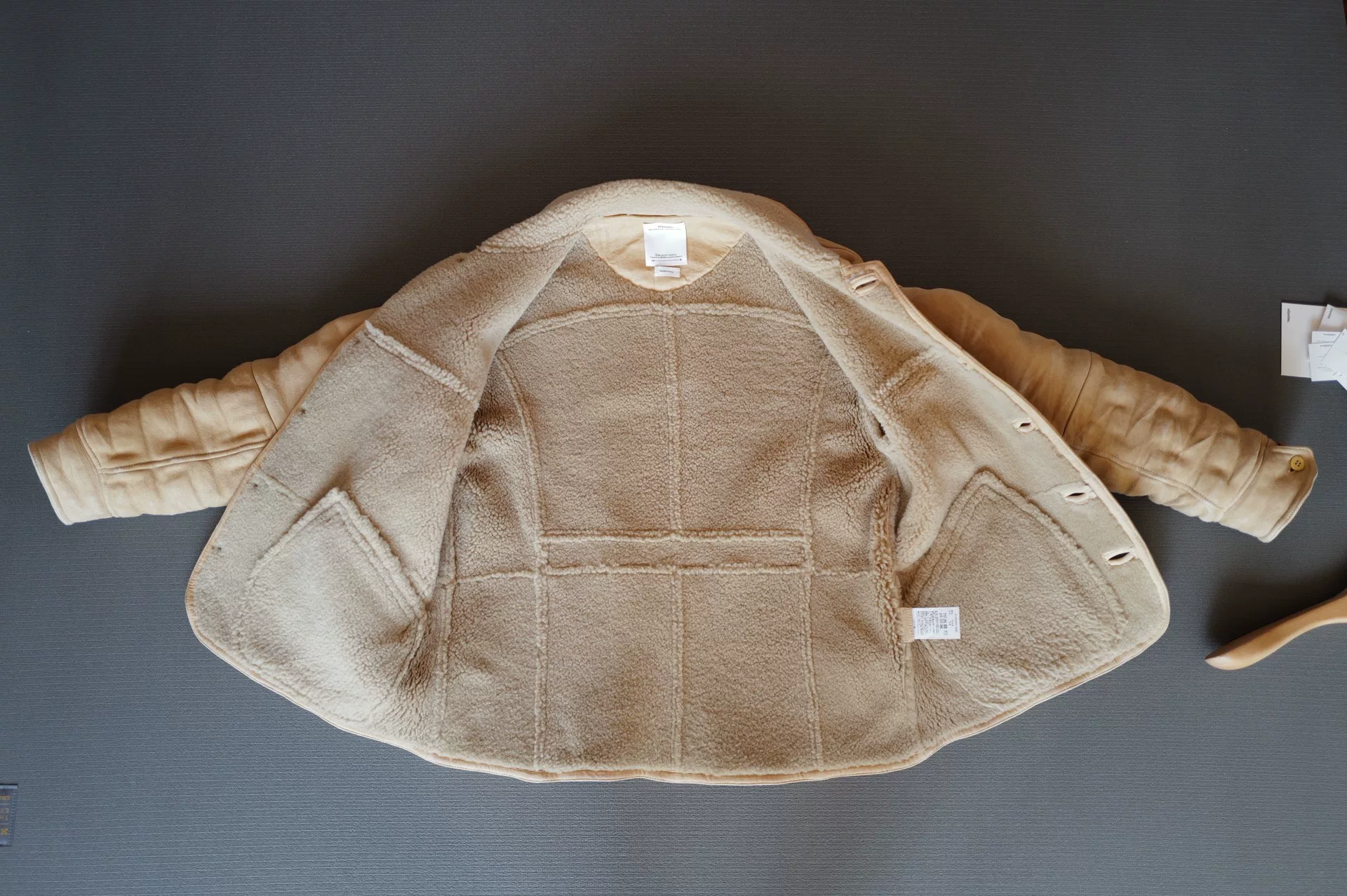 visvim 25AW Eton Jkt Sheepskin Beige — detail