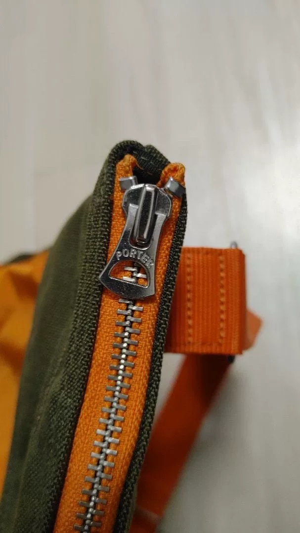PORTER HYPE 2WAY Limited Helmet Bag — label
