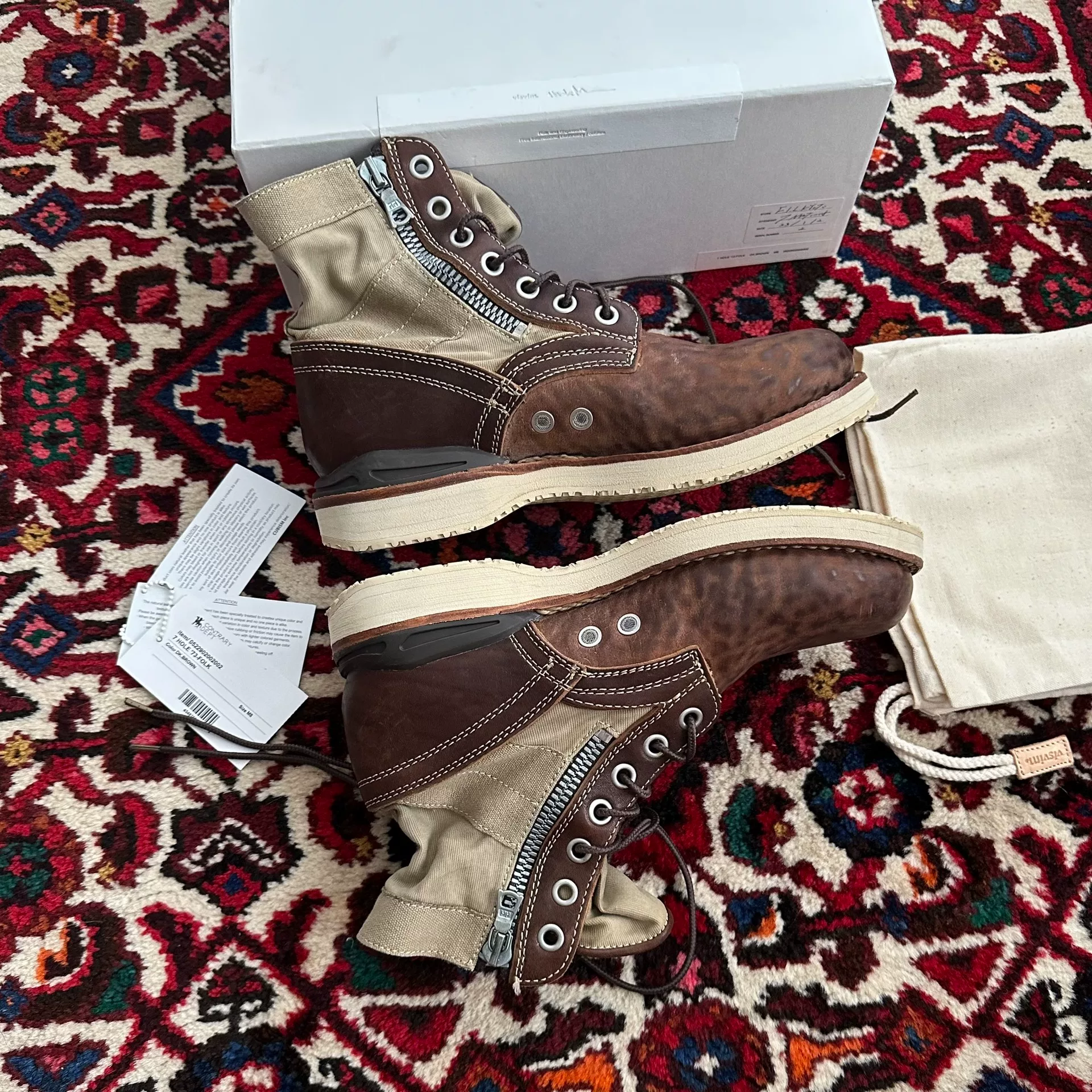 visvim 22AW 7-Hole Crackle Boots — label
