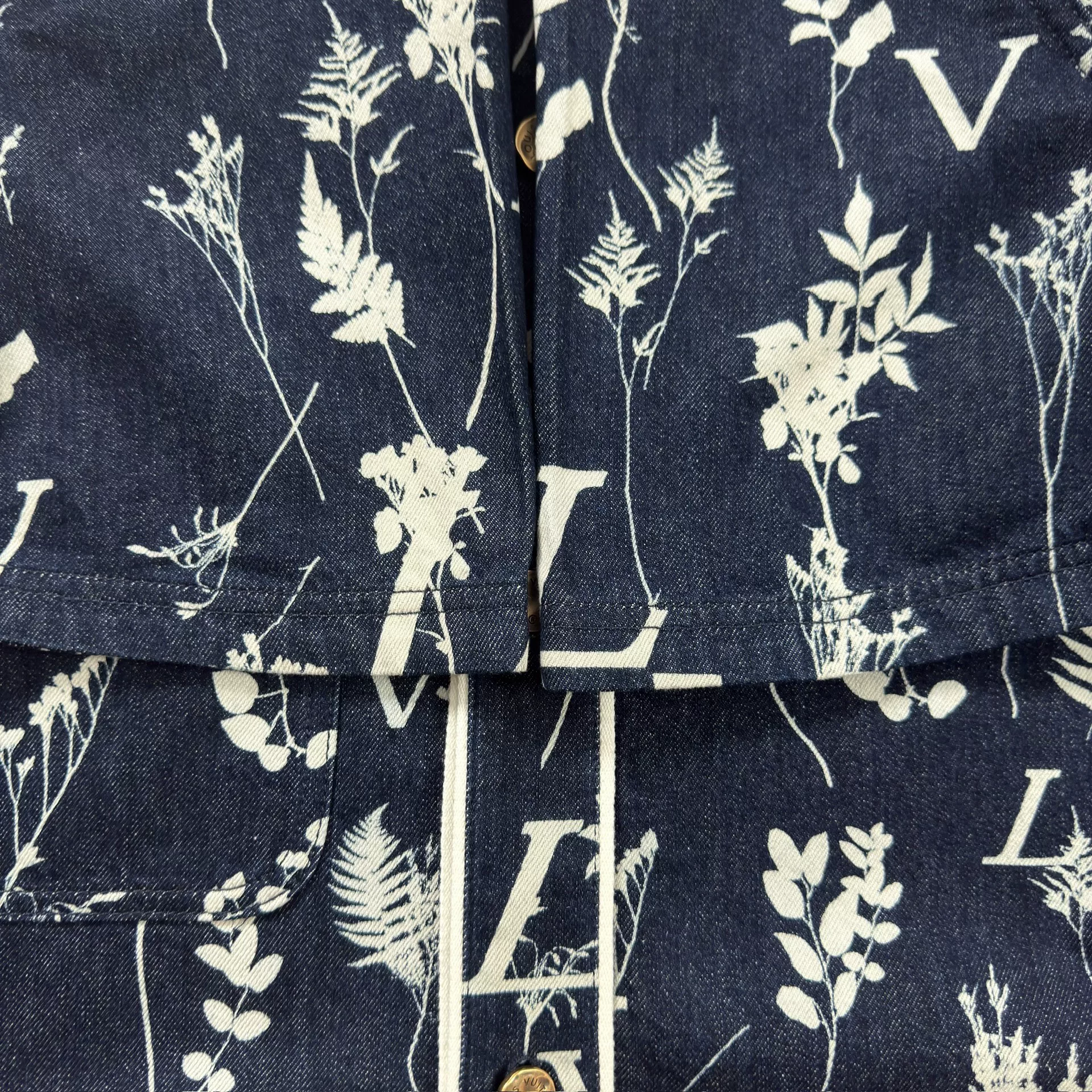 Louis Vuitton Floral Print Short-Sleeve Shirt — back