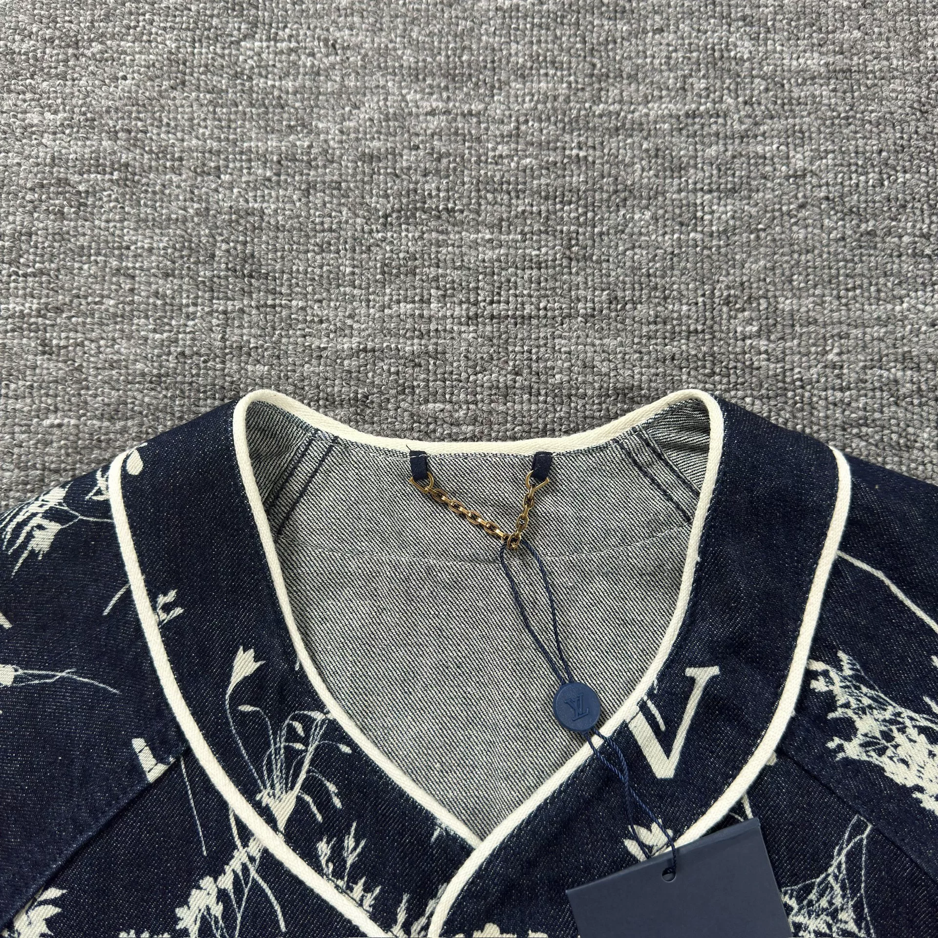 Louis Vuitton Floral Print Short-Sleeve Shirt — front