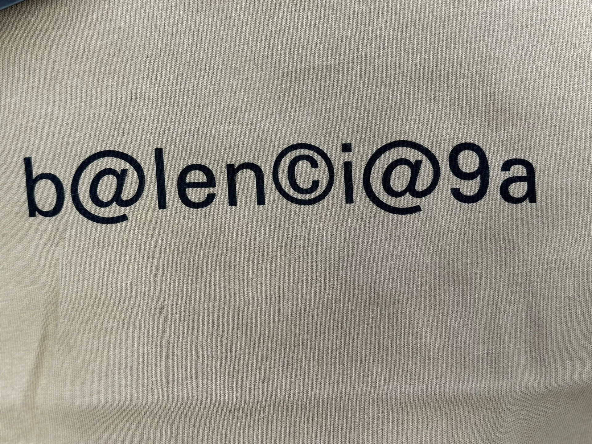 Balenciaga Camel Crew Neck Print T-Shirt — detail