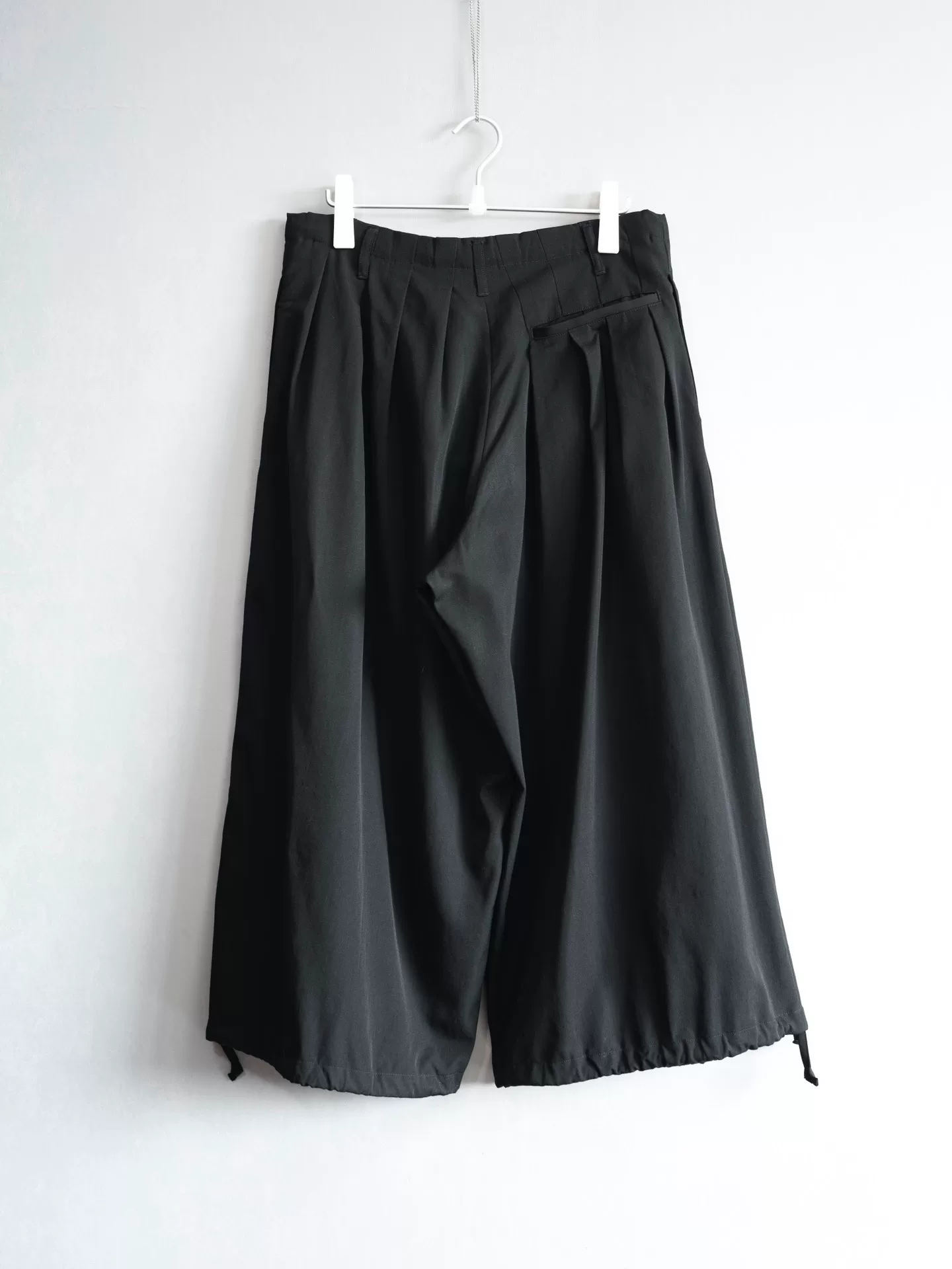 Yohji Yamamoto 19SS Pleated Drawstring Wool Pants — label