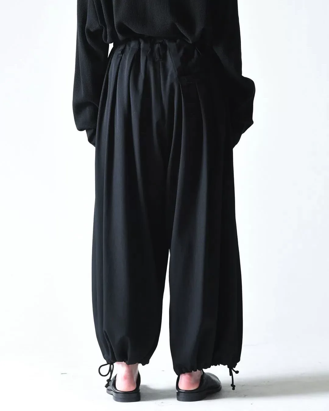 Yohji Yamamoto 19SS Pleated Drawstring Wool Pants — detail