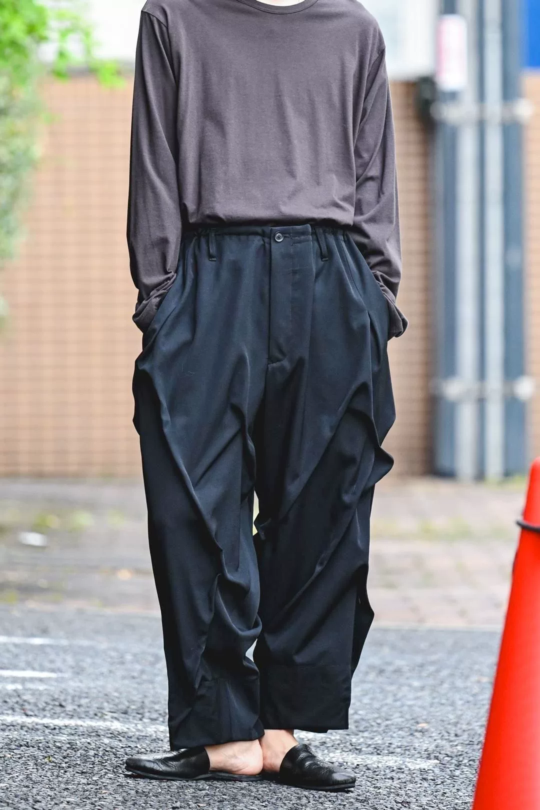 Yohji Yamamoto 24SS Irregular Pleated Pants — detail